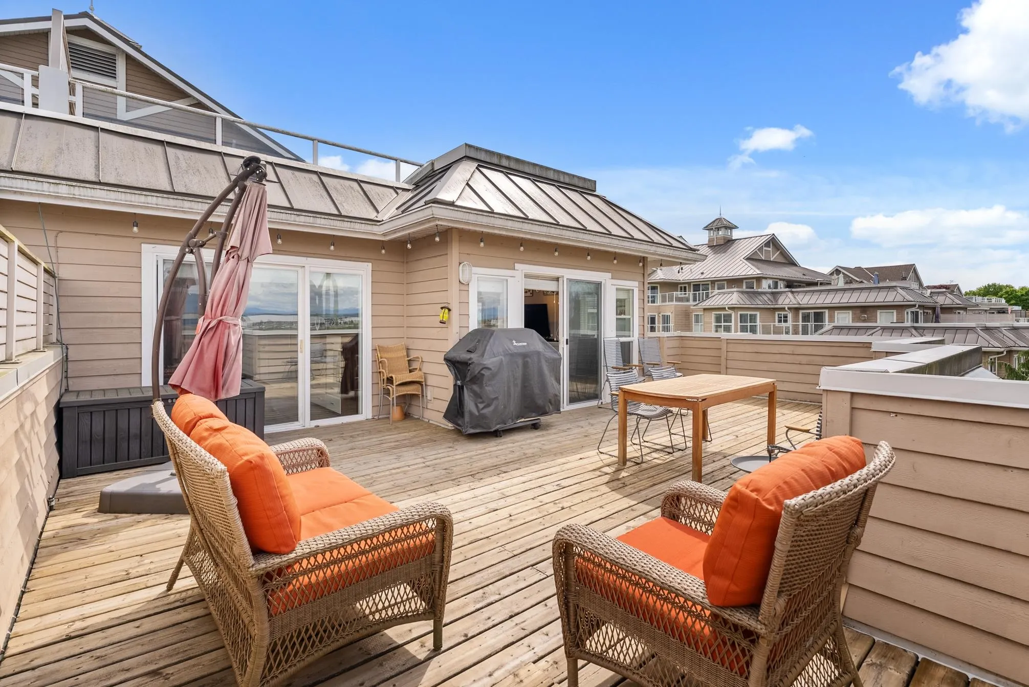 316 5880 Dover Crescent