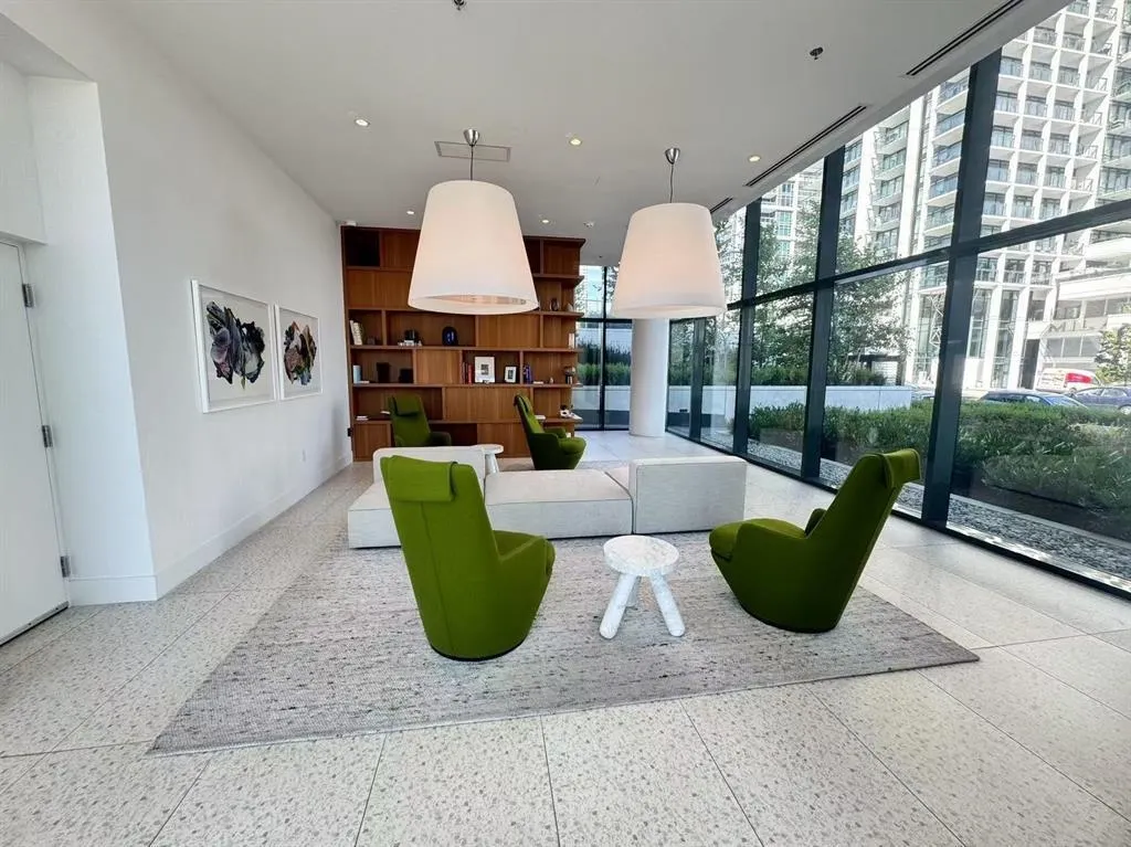 2501 2425 Alpha Avenue