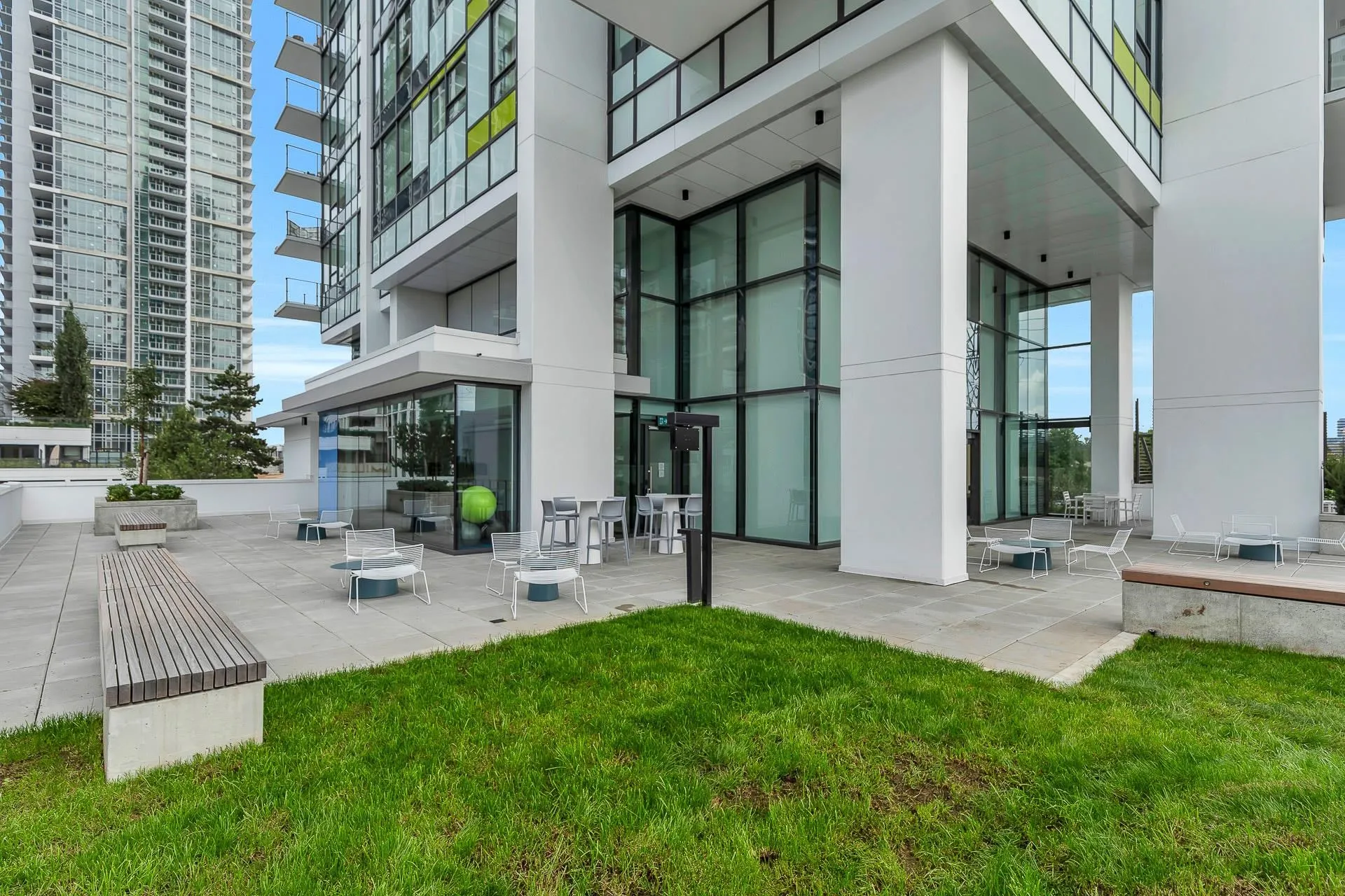2501 2425 Alpha Avenue