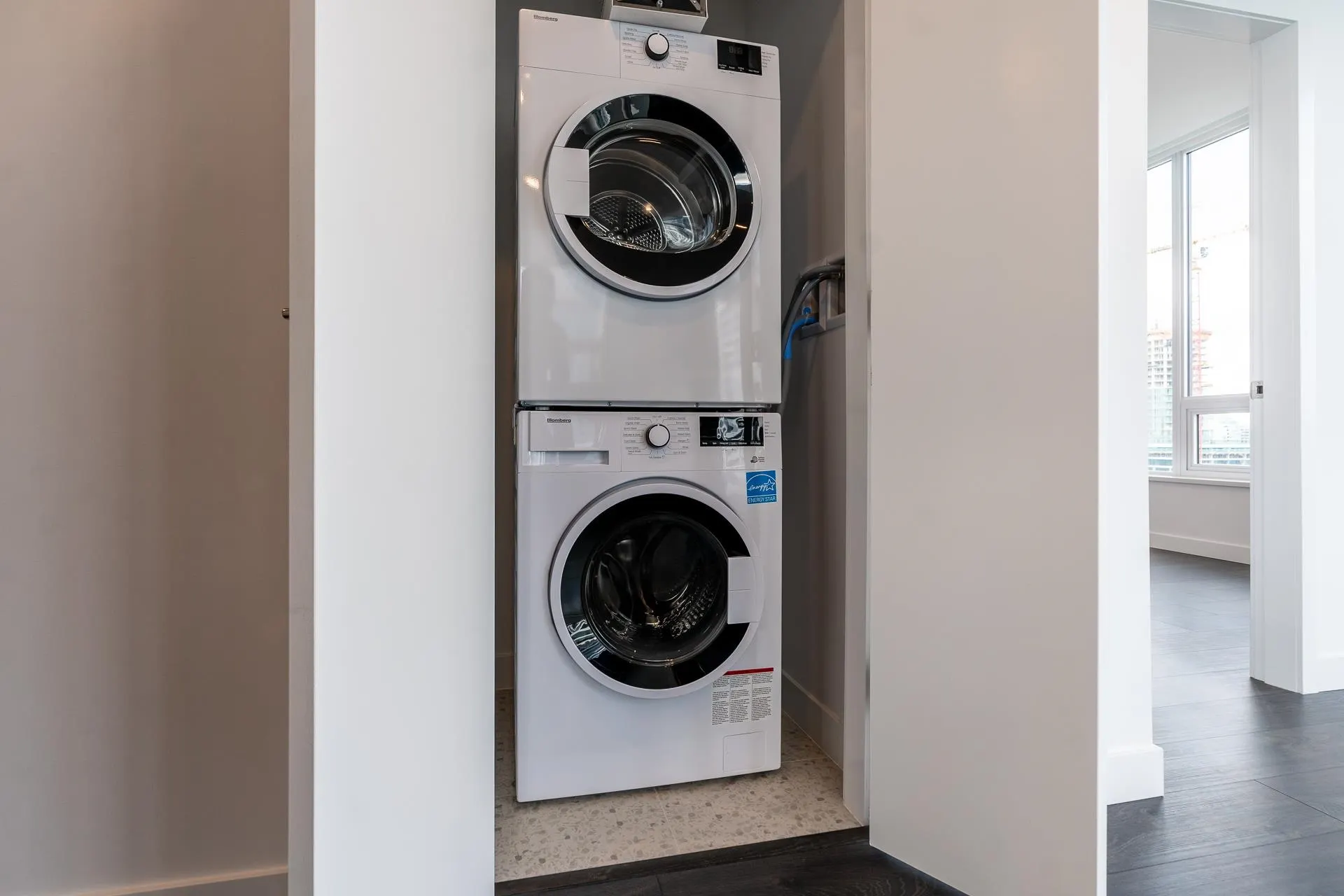 2501 2425 Alpha Avenue