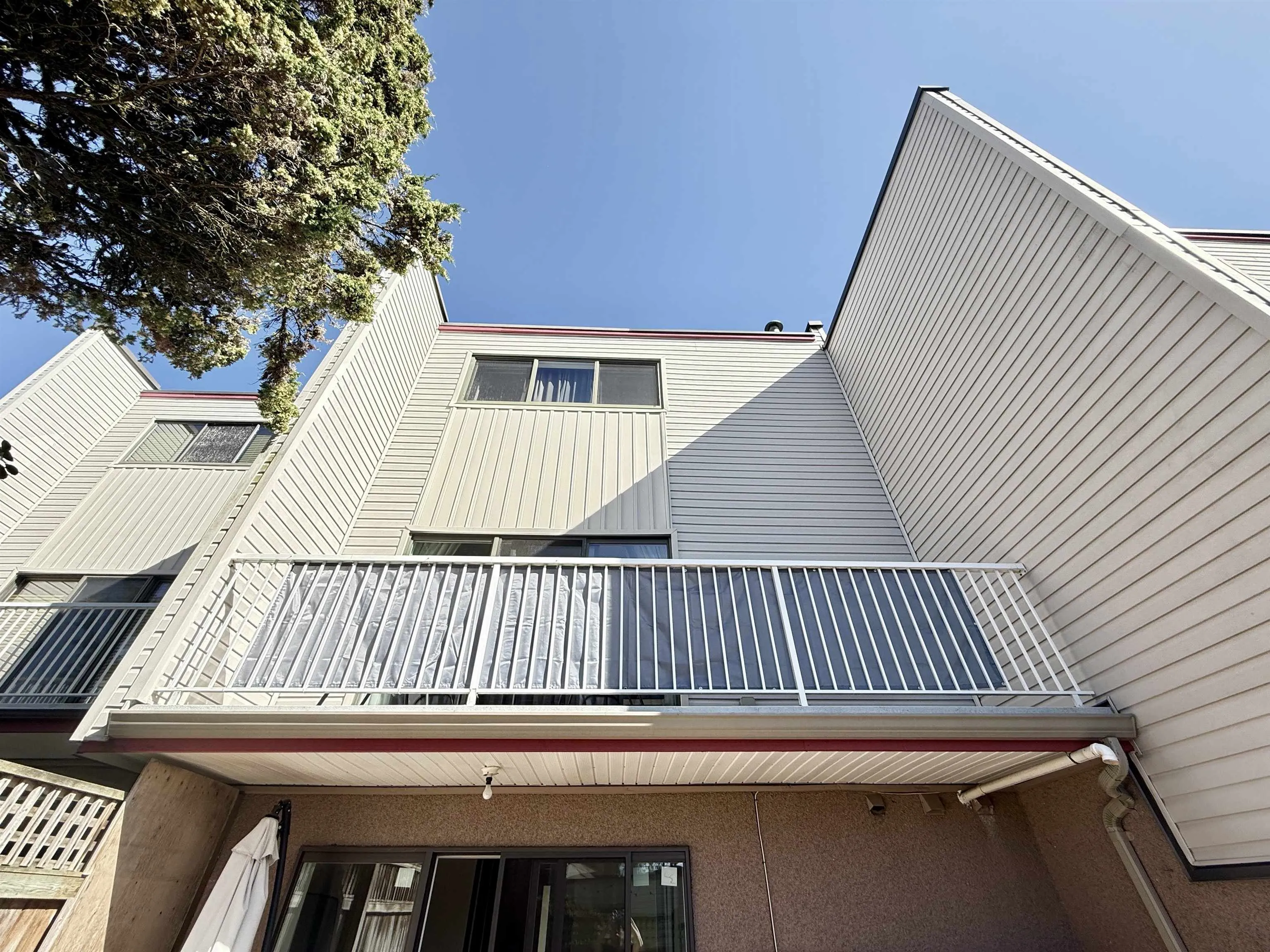 6722 Kneale Place