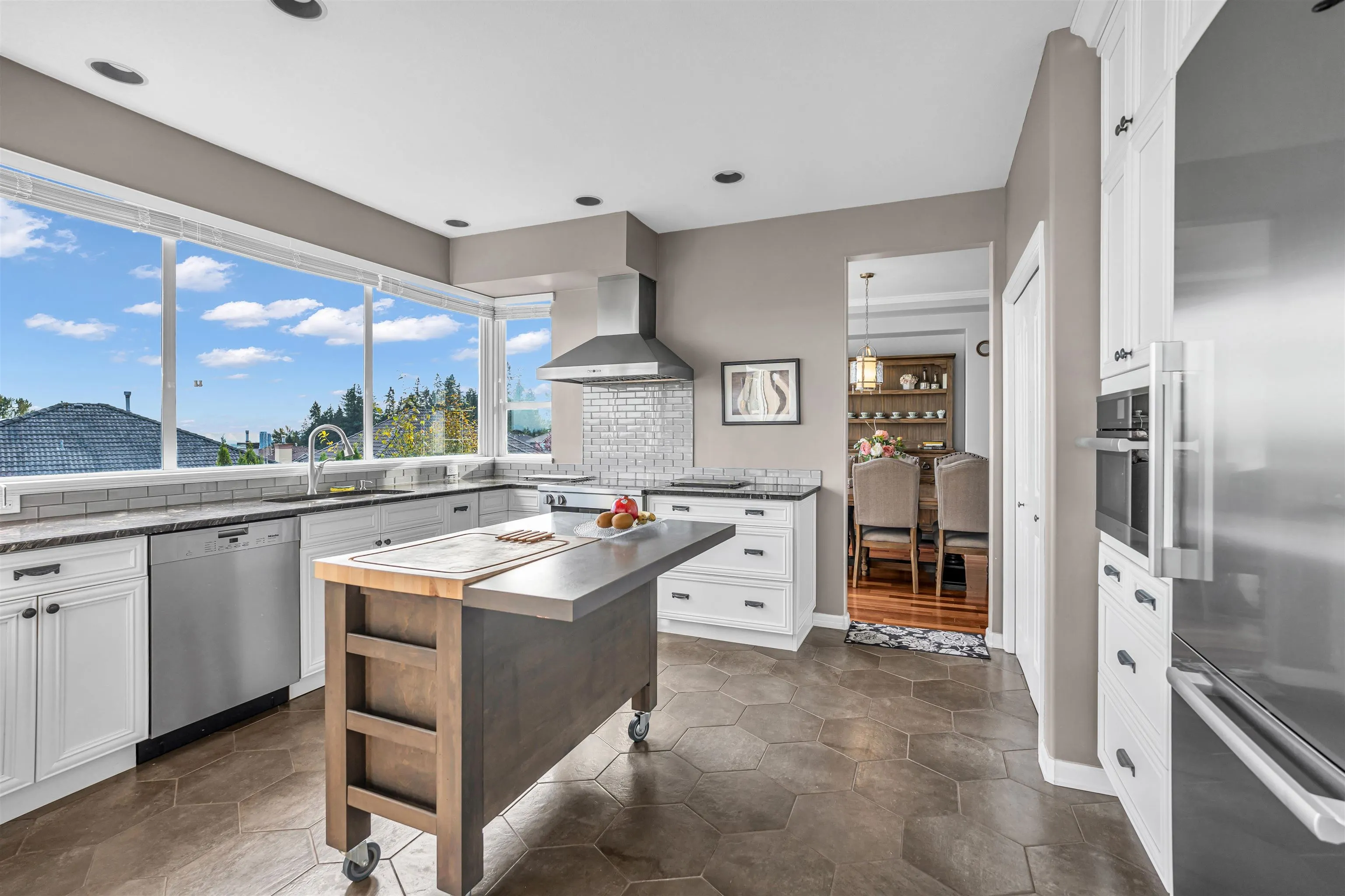 3112 Quintette Crescent