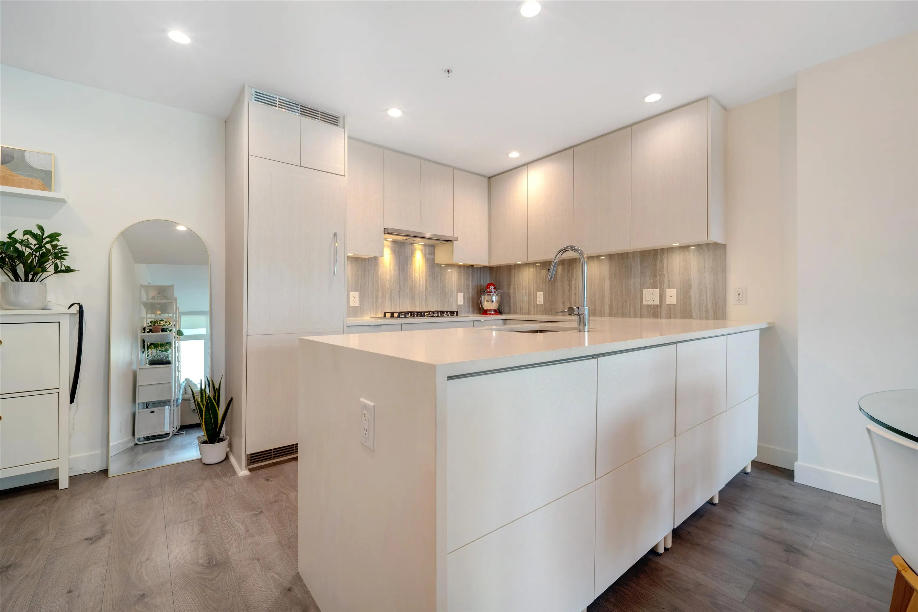 1401 5051 Imperial Street