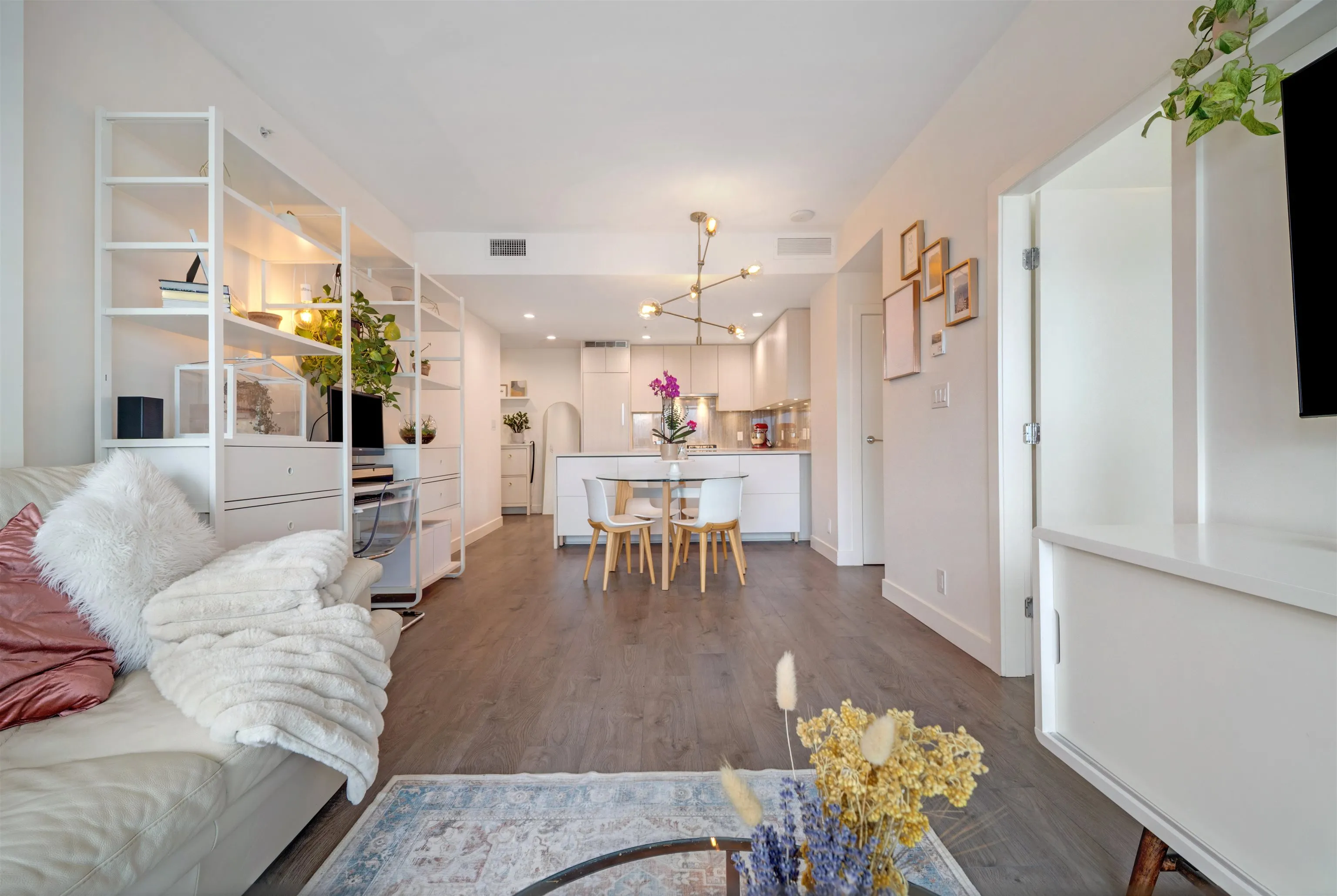 1401 5051 Imperial Street