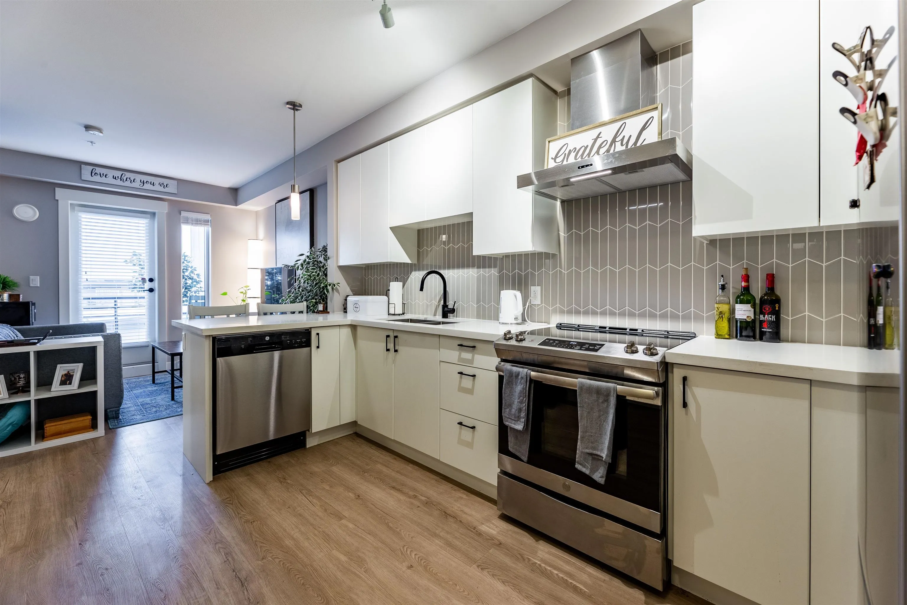 B5XX 20838 78 B Avenue