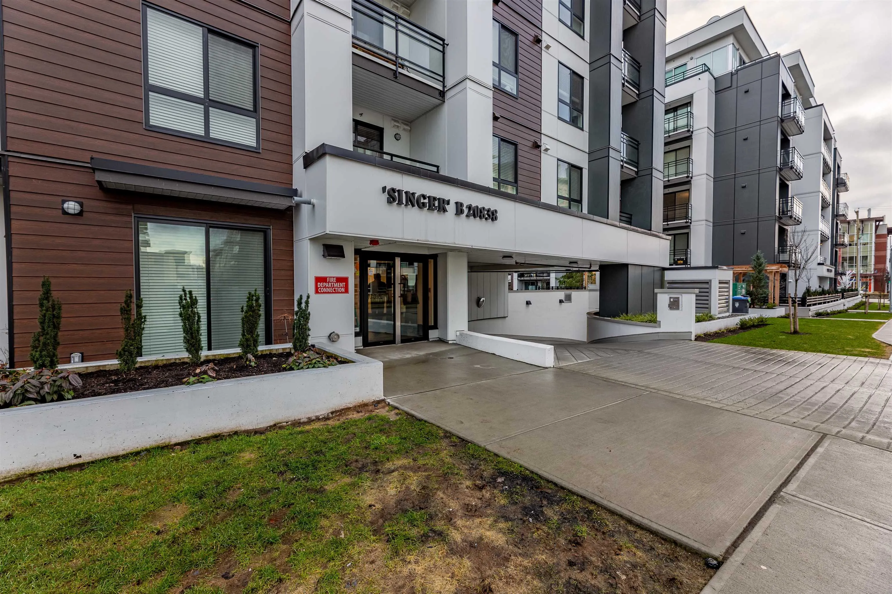 B5XX 20838 78 B Avenue