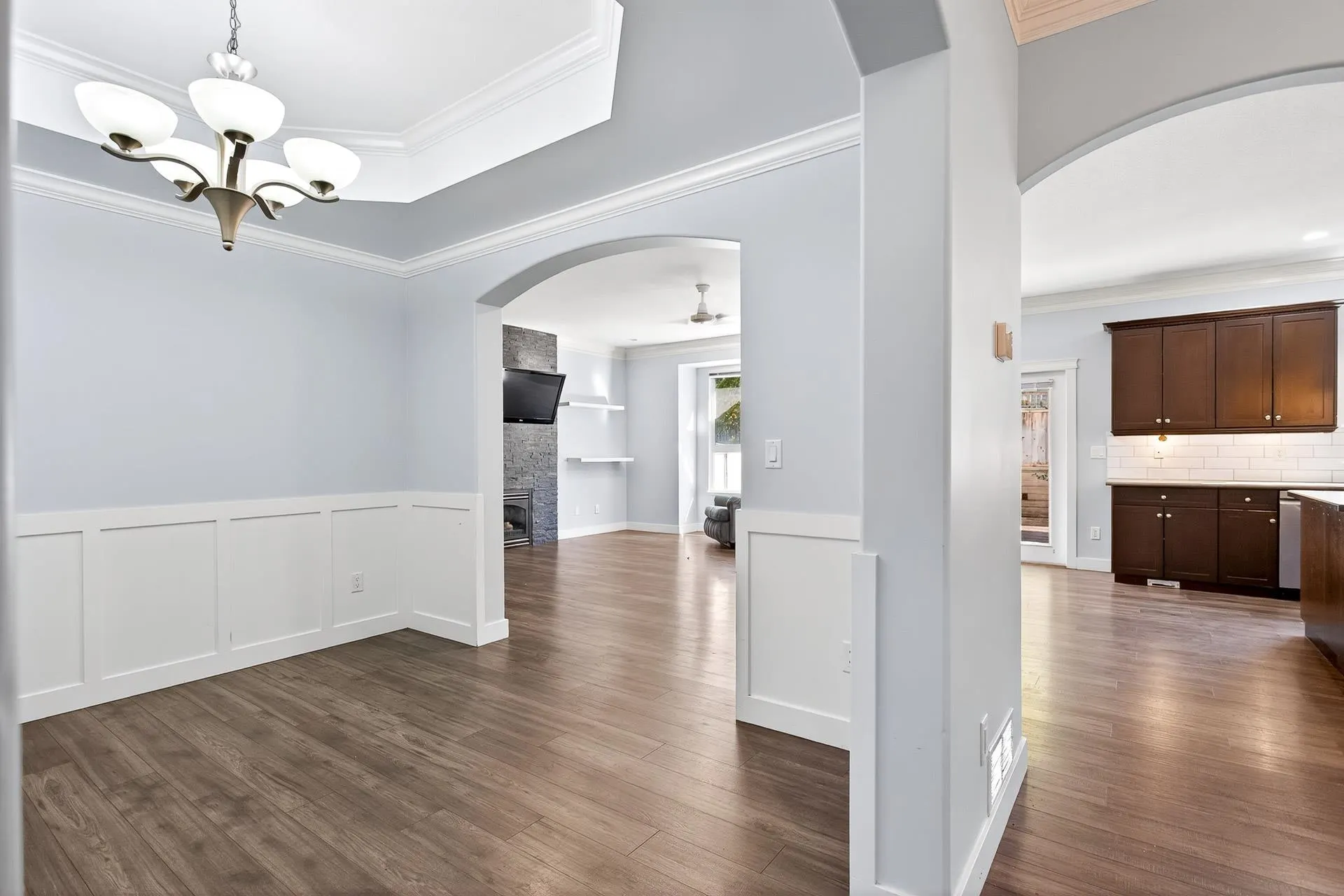 1118 11497 236 Street