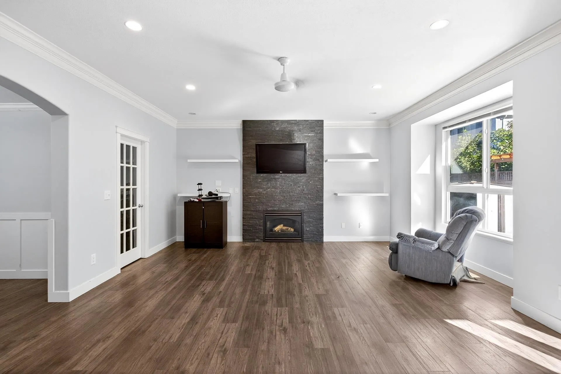 1118 11497 236 Street