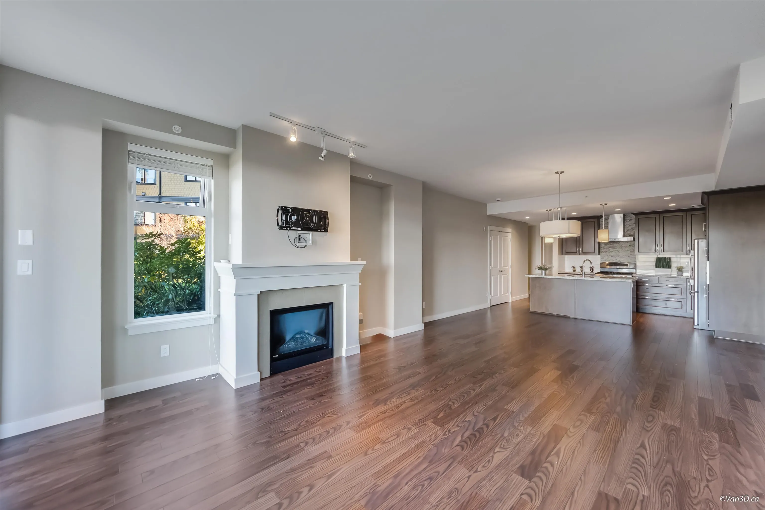 112 5055 Springs Boulevard