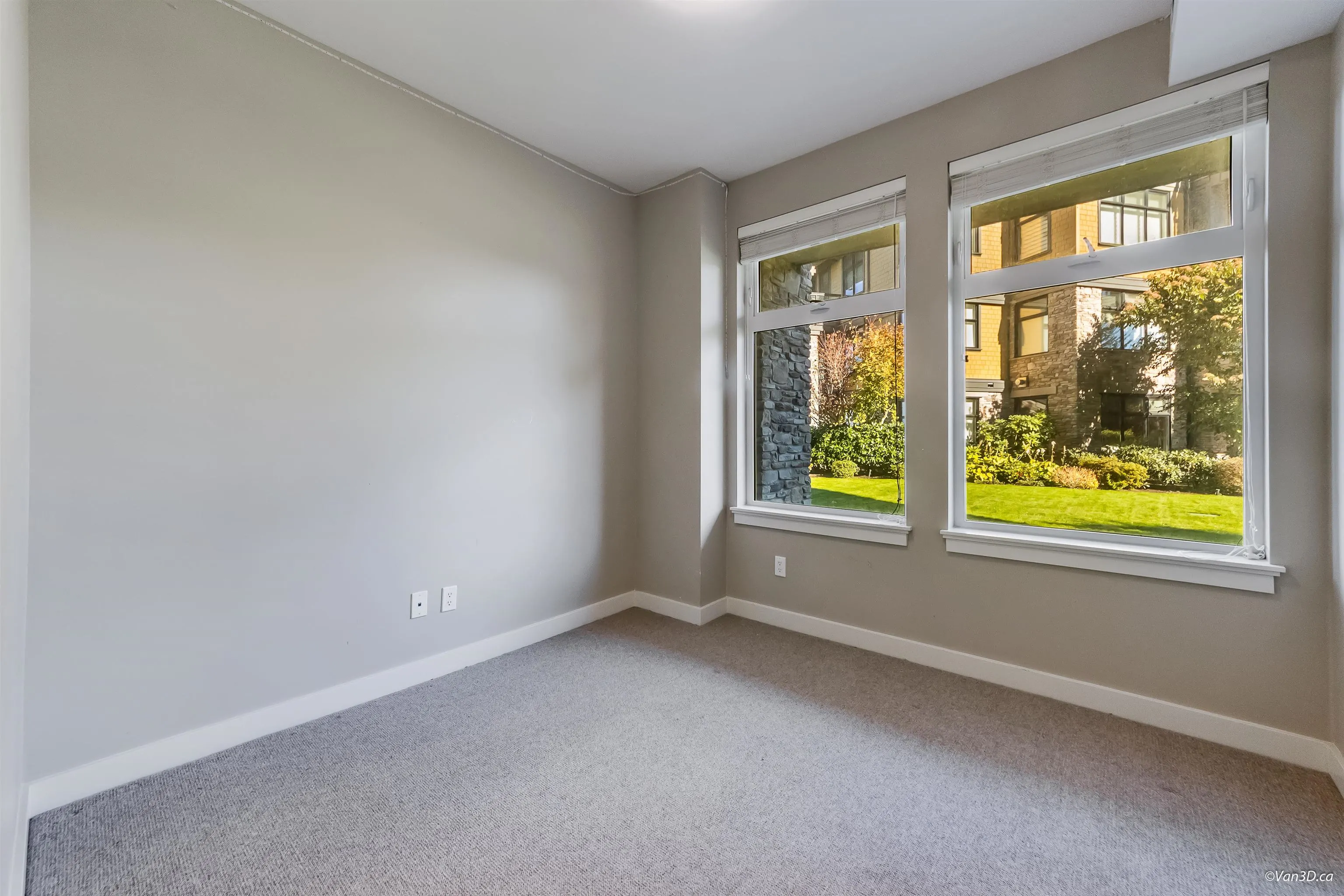 112 5055 Springs Boulevard