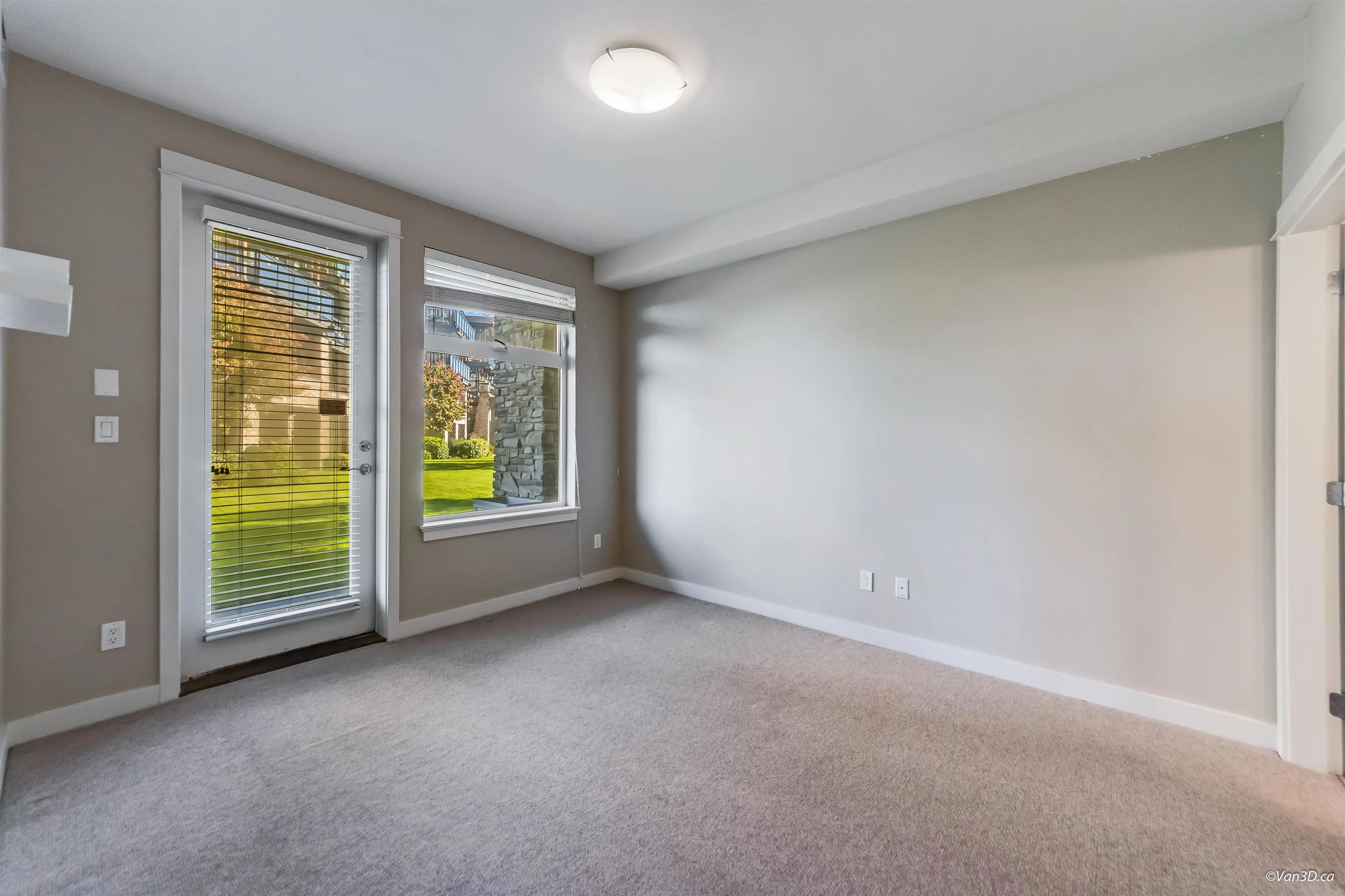 112 5055 Springs Boulevard