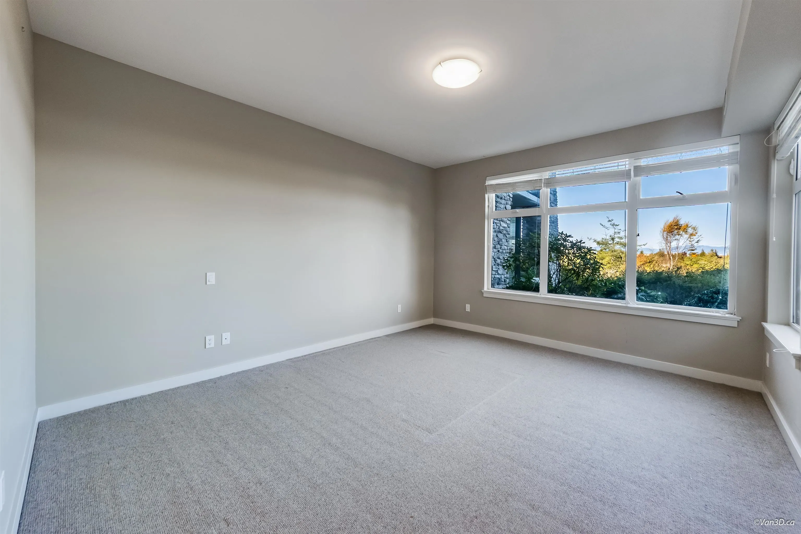 112 5055 Springs Boulevard