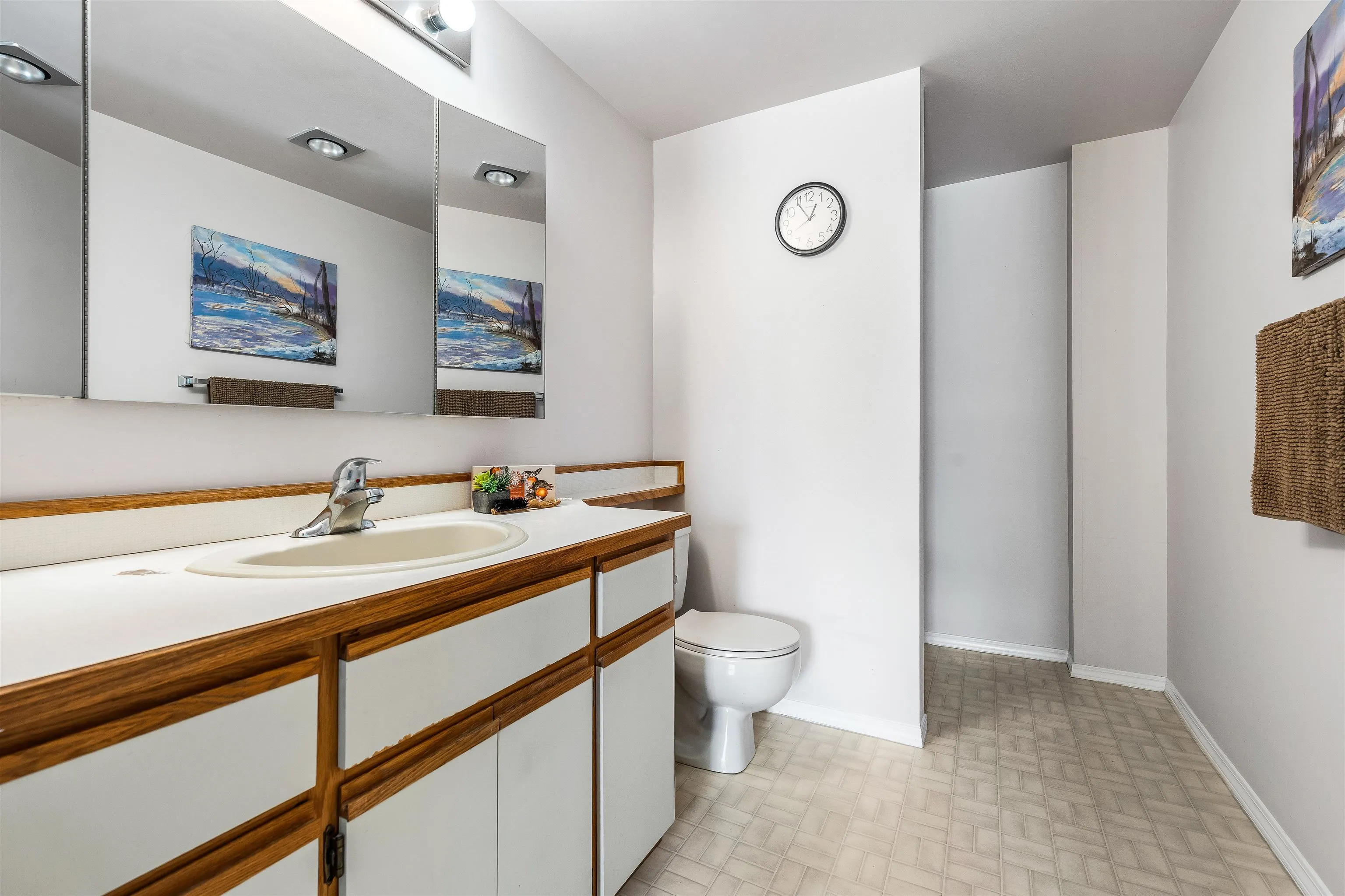 210 45660 Knight Road