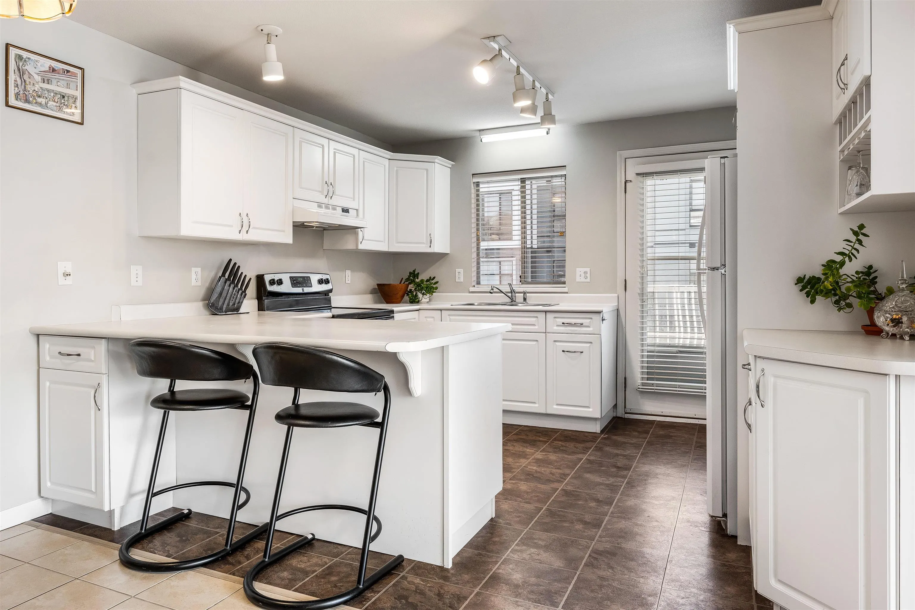 210 45660 Knight Road