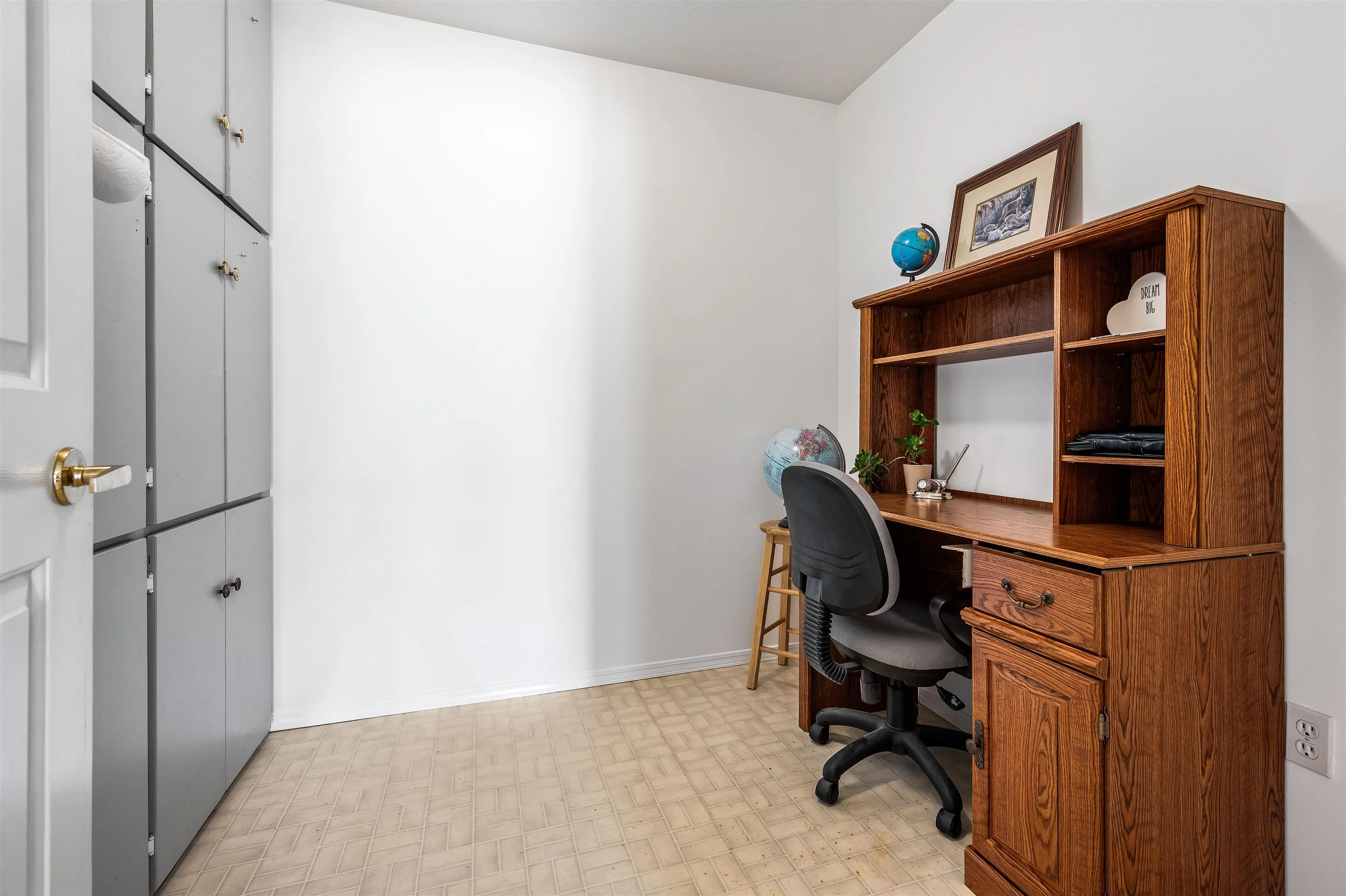 210 45660 Knight Road