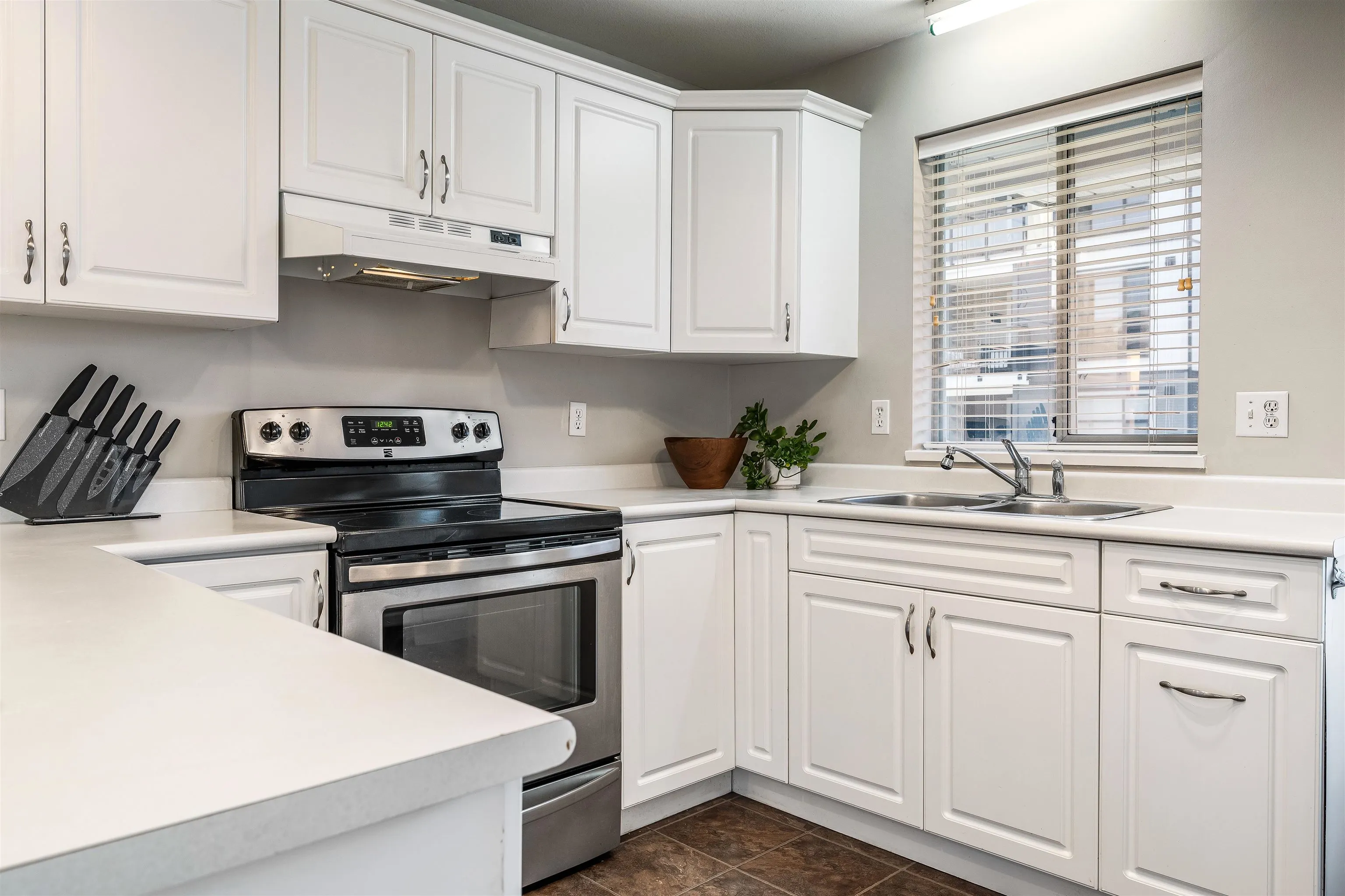 210 45660 Knight Road