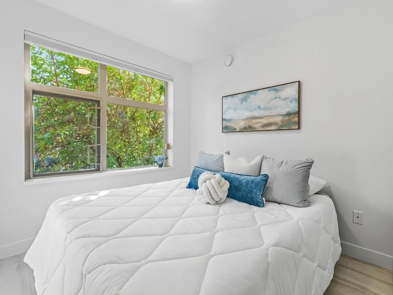 210 500 Klahanie Drive