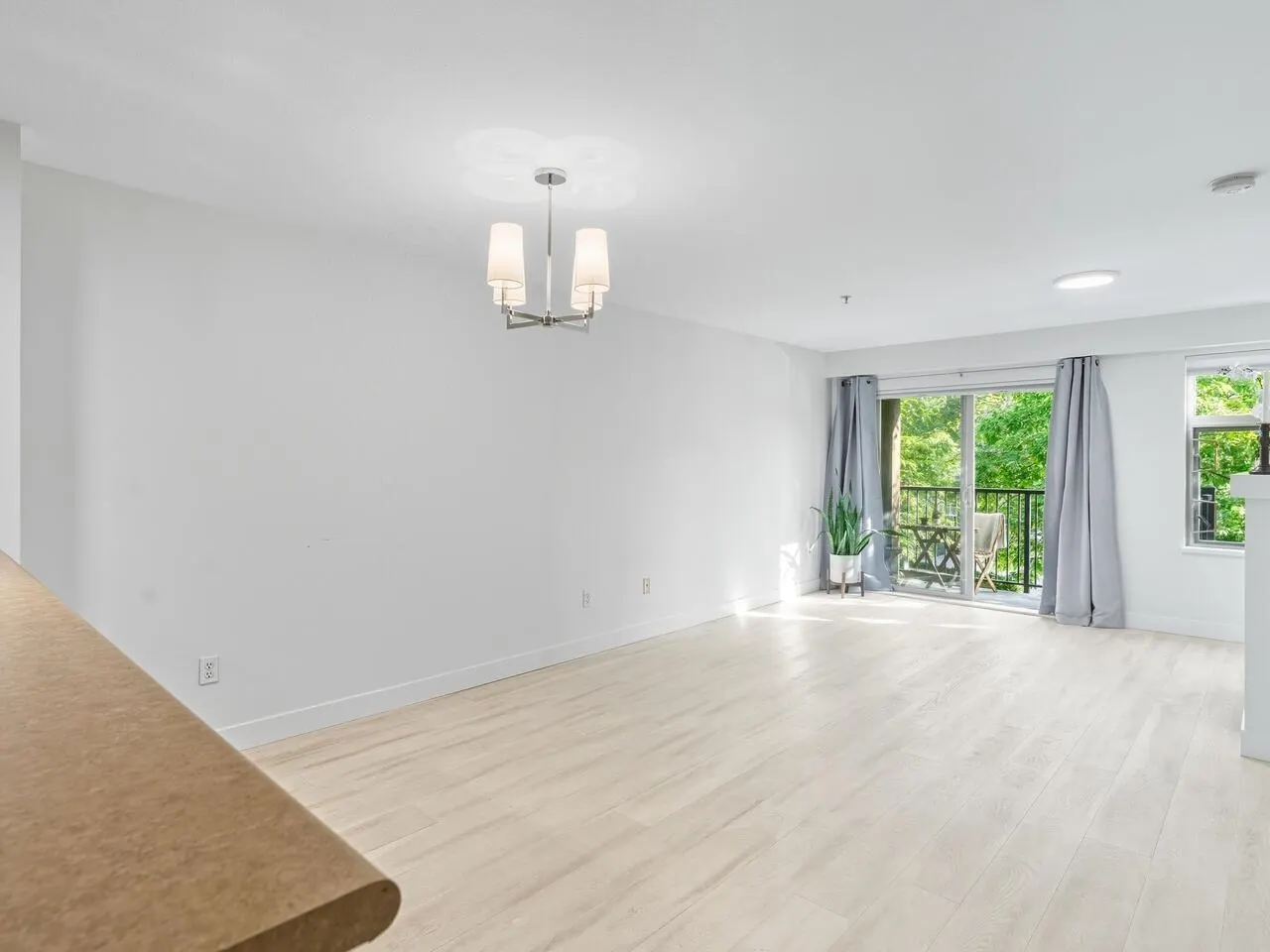 210 500 Klahanie Drive