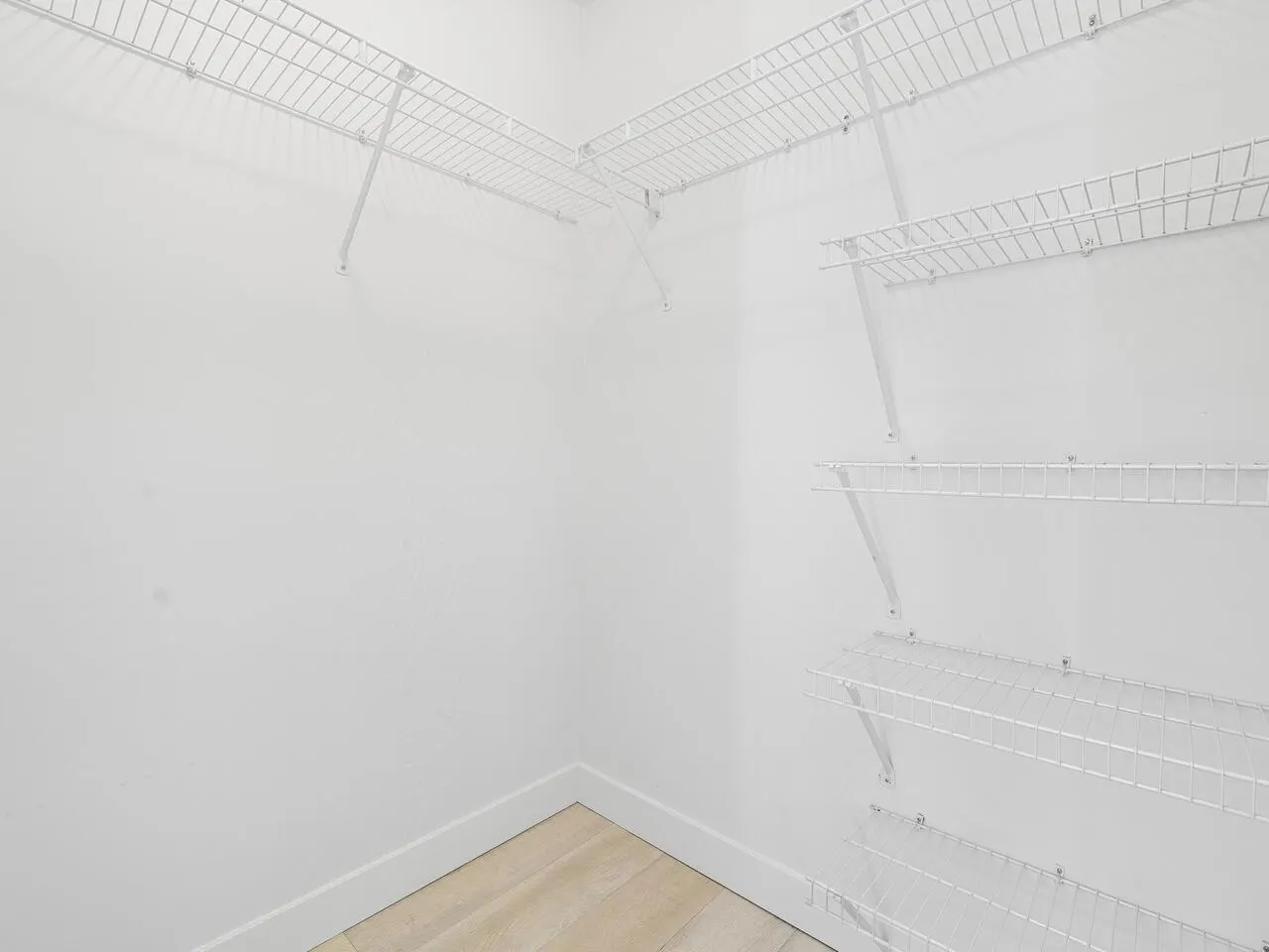 210 500 Klahanie Drive