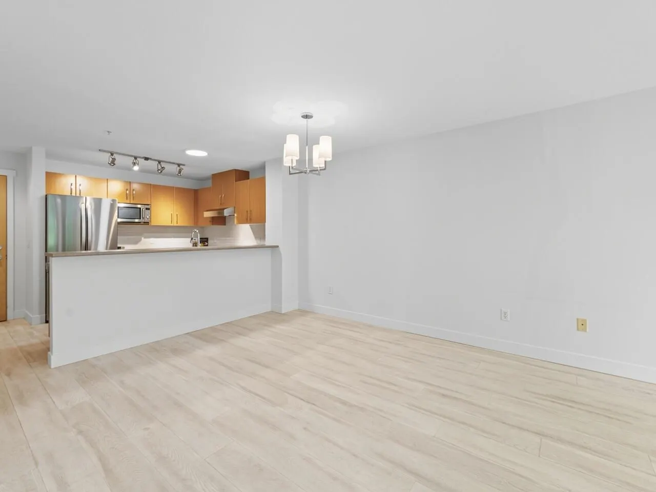 210 500 Klahanie Drive