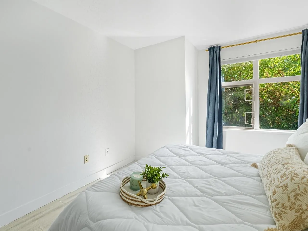 210 500 Klahanie Drive