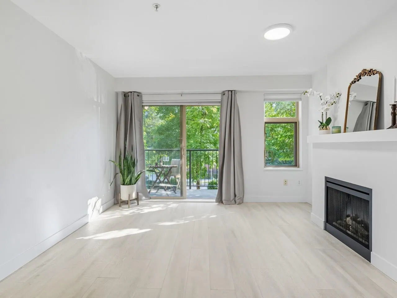 210 500 Klahanie Drive