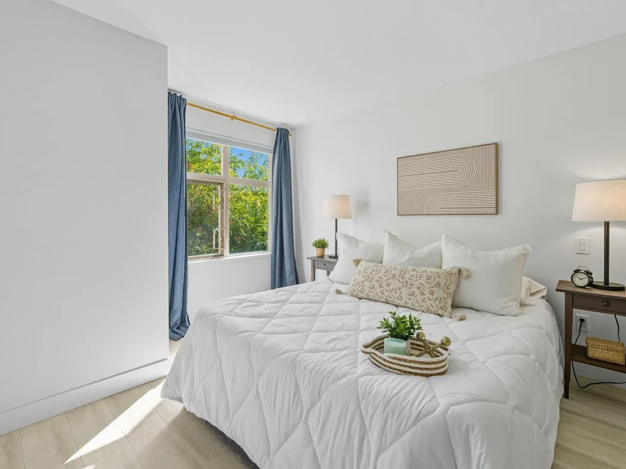 210 500 Klahanie Drive