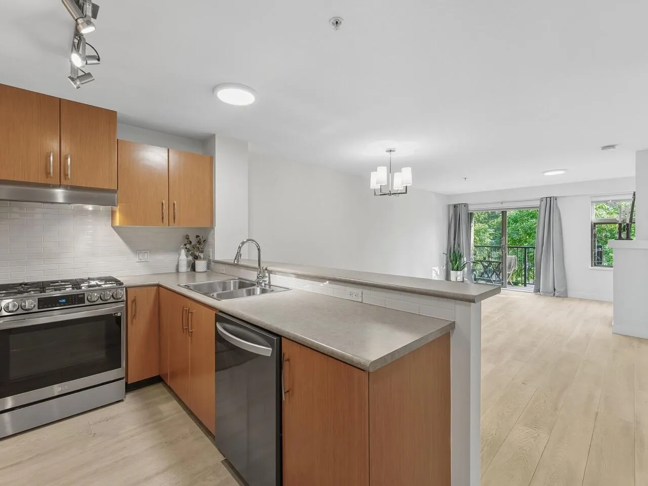 210 500 Klahanie Drive