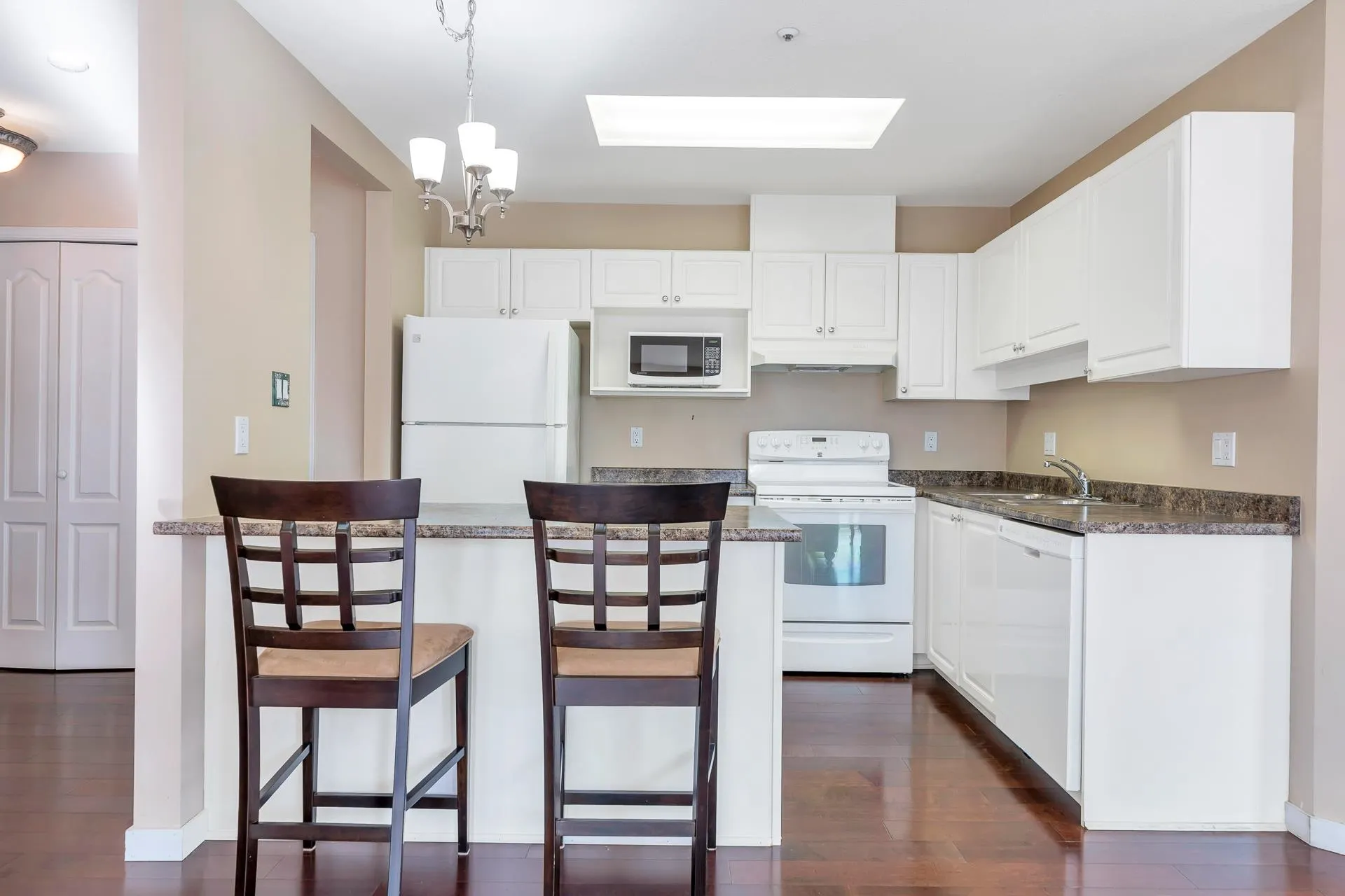 304 2968 Burlington Drive