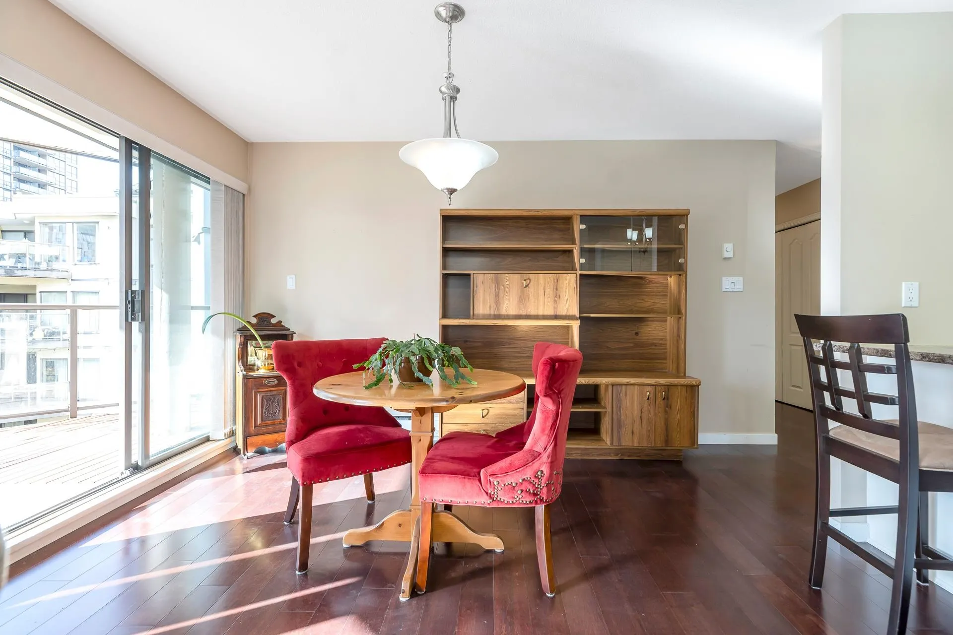 304 2968 Burlington Drive