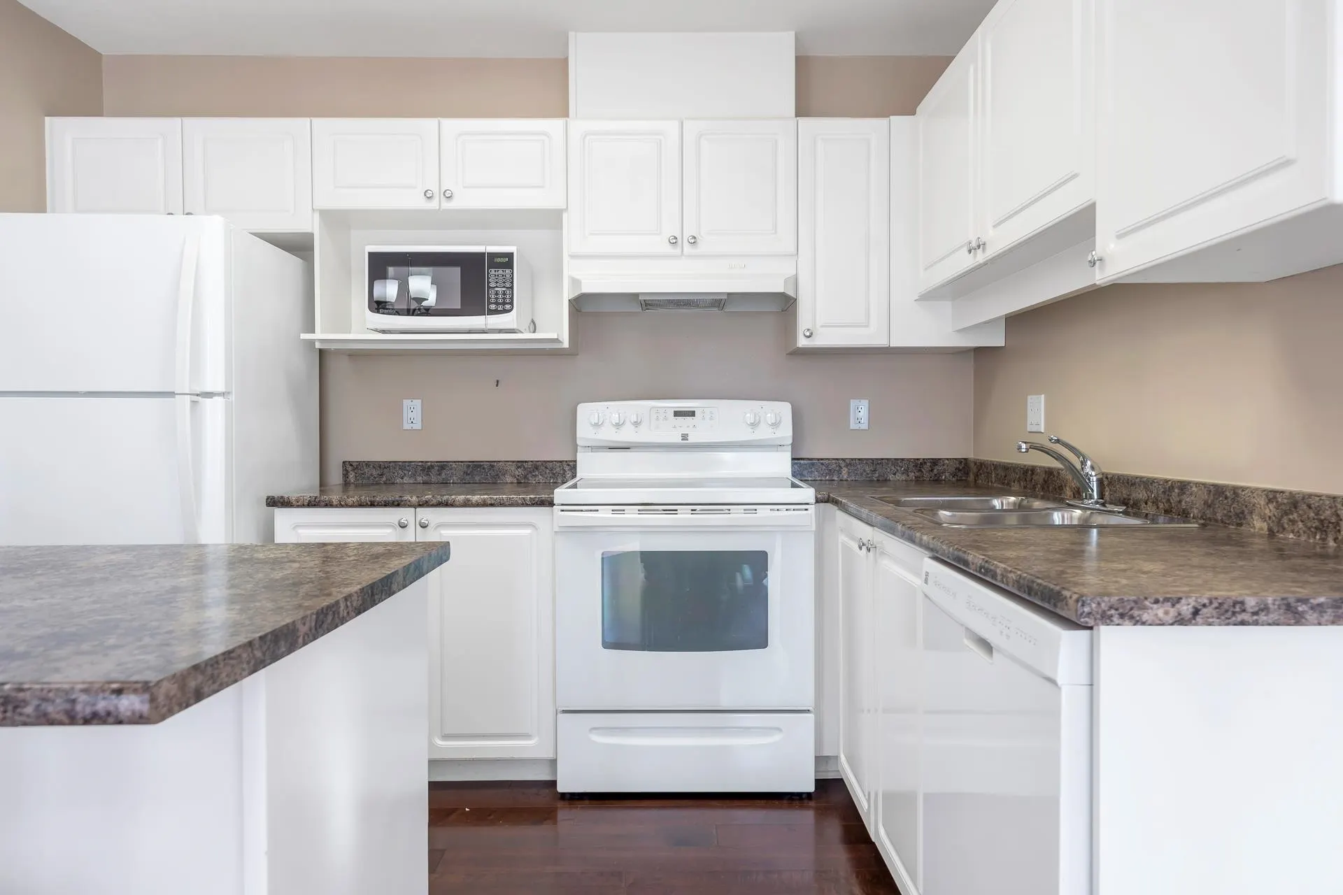 304 2968 Burlington Drive