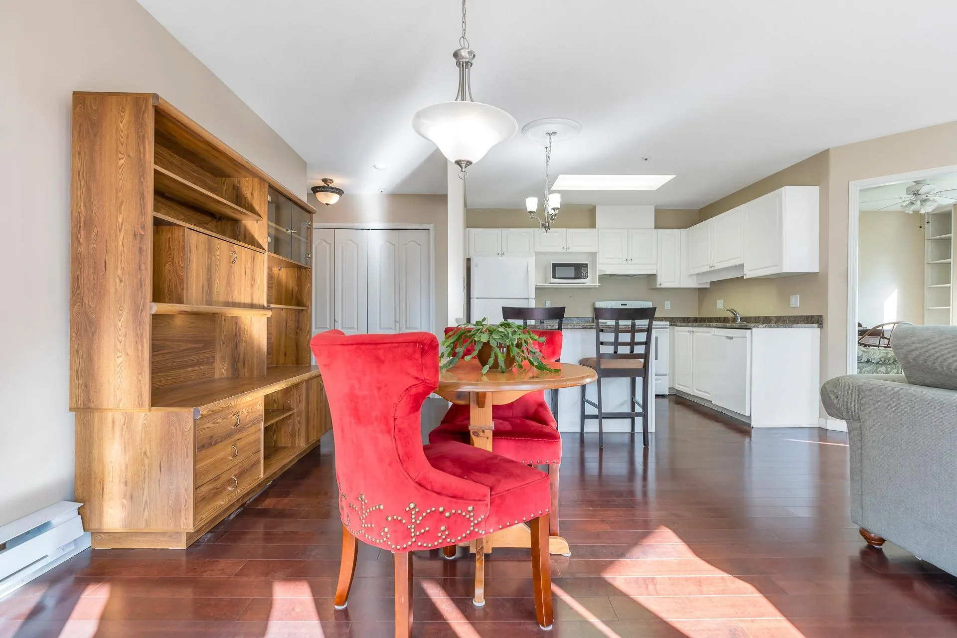 304 2968 Burlington Drive