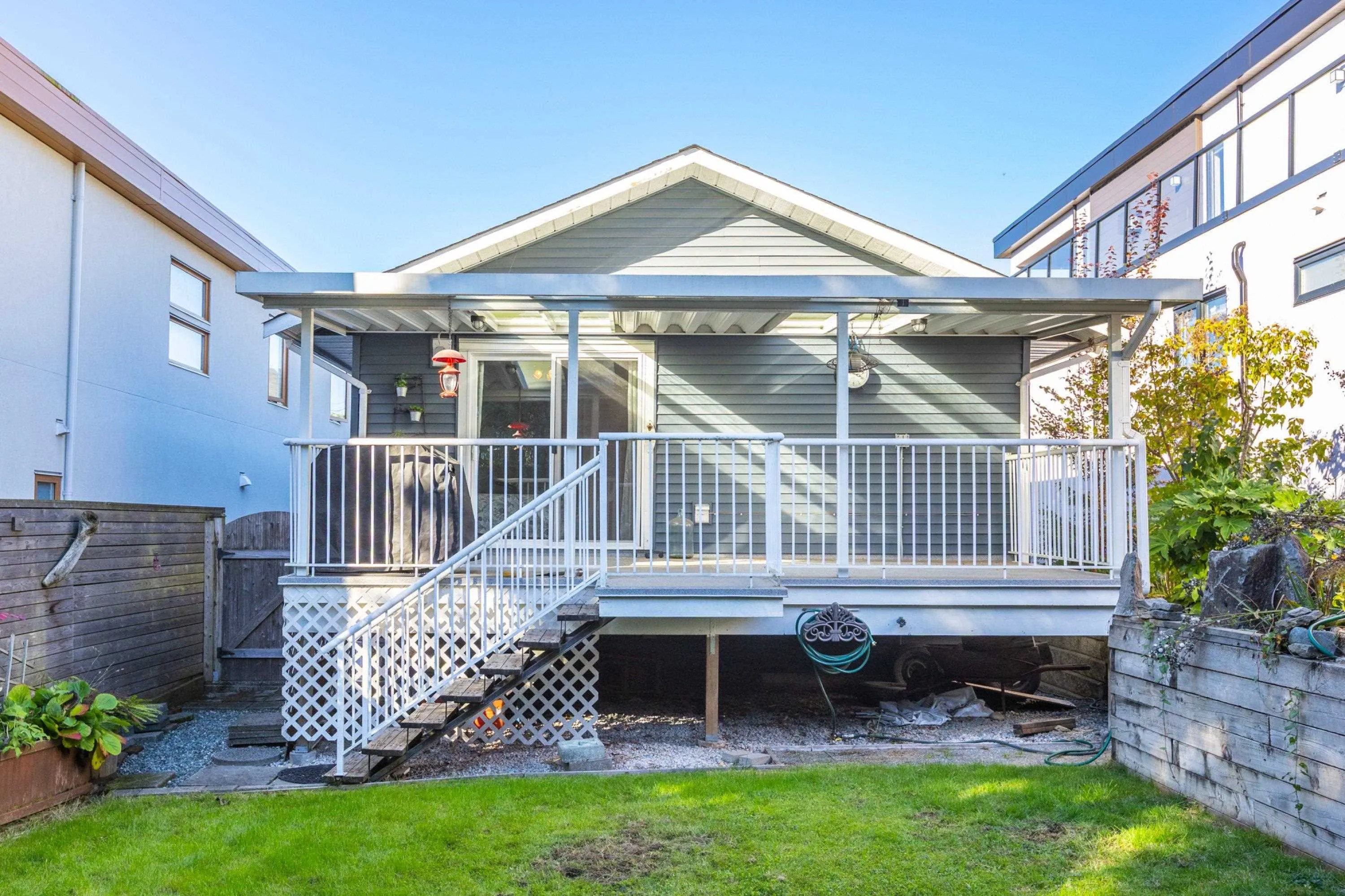 832 Stevens Street