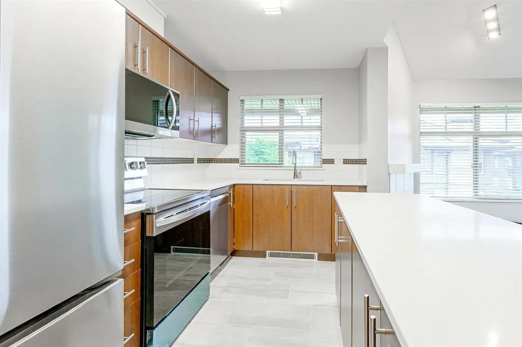 423 12238 224 Street