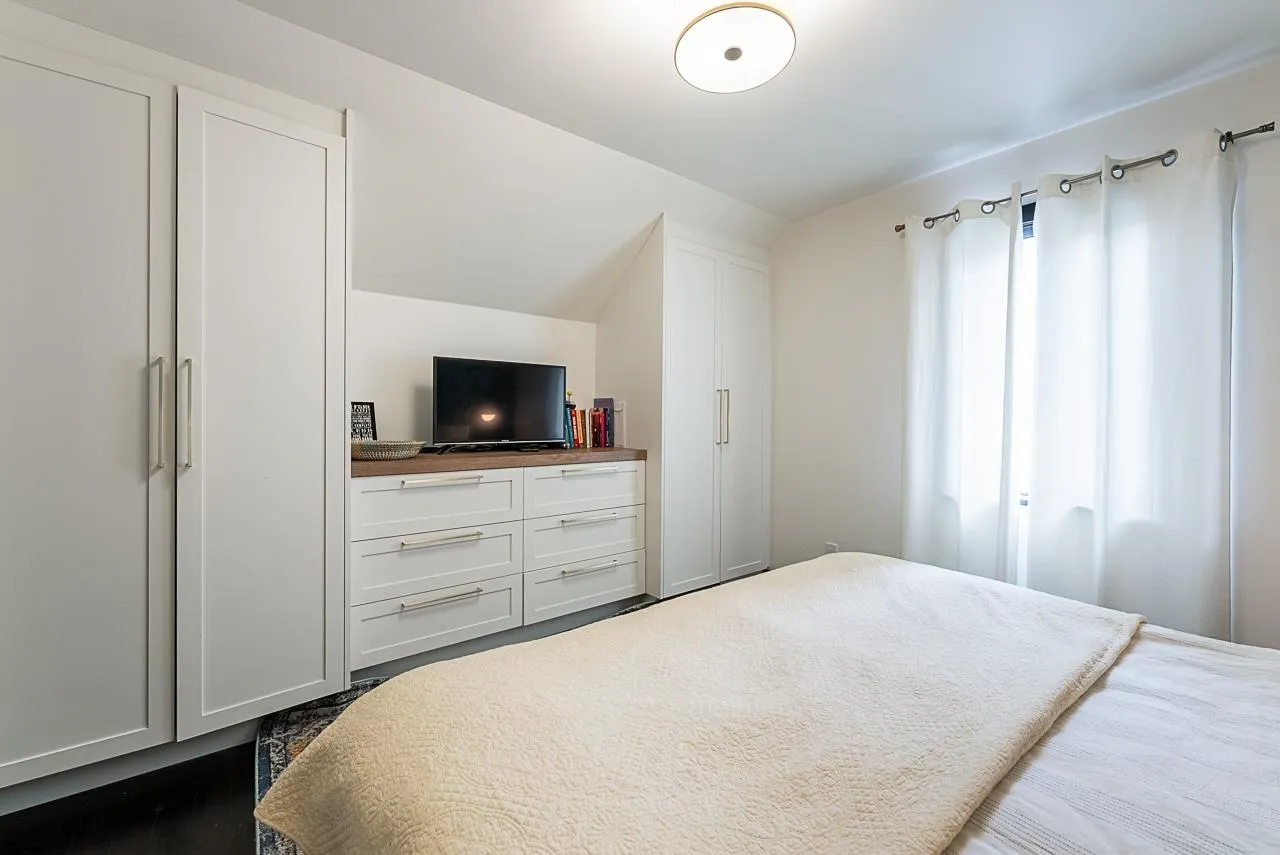 341 W 22nd Avenue