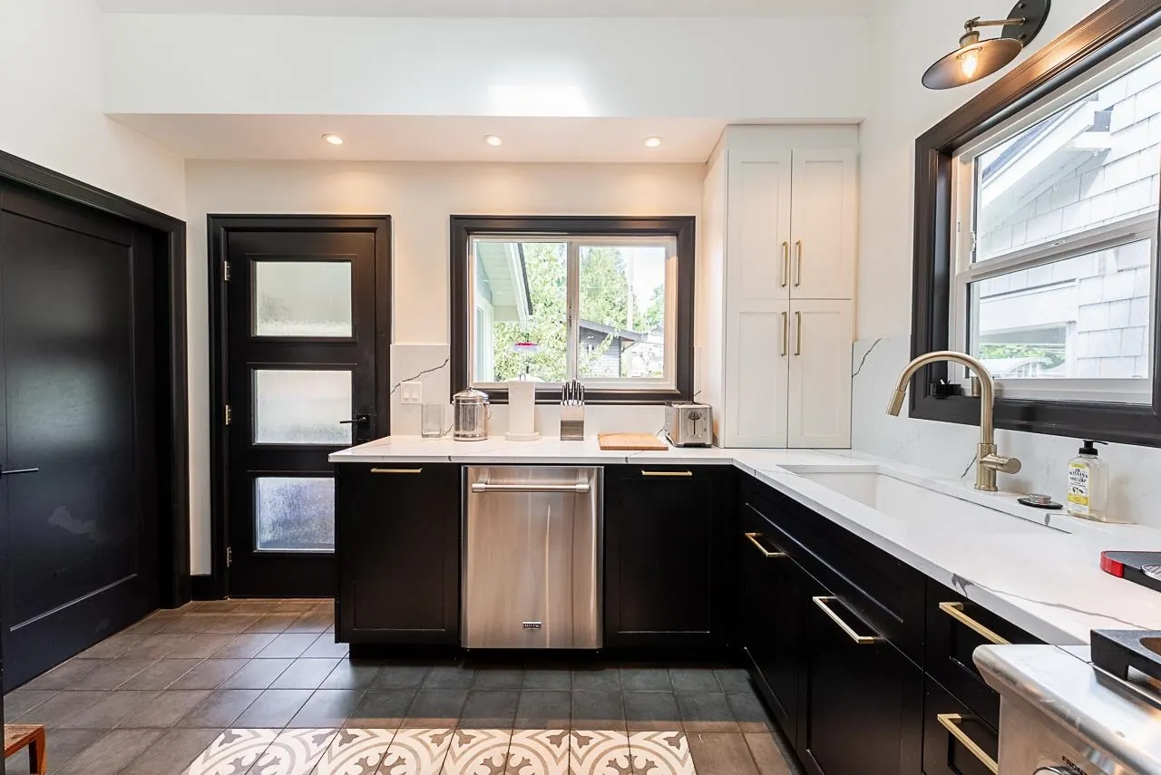 341 W 22nd Avenue