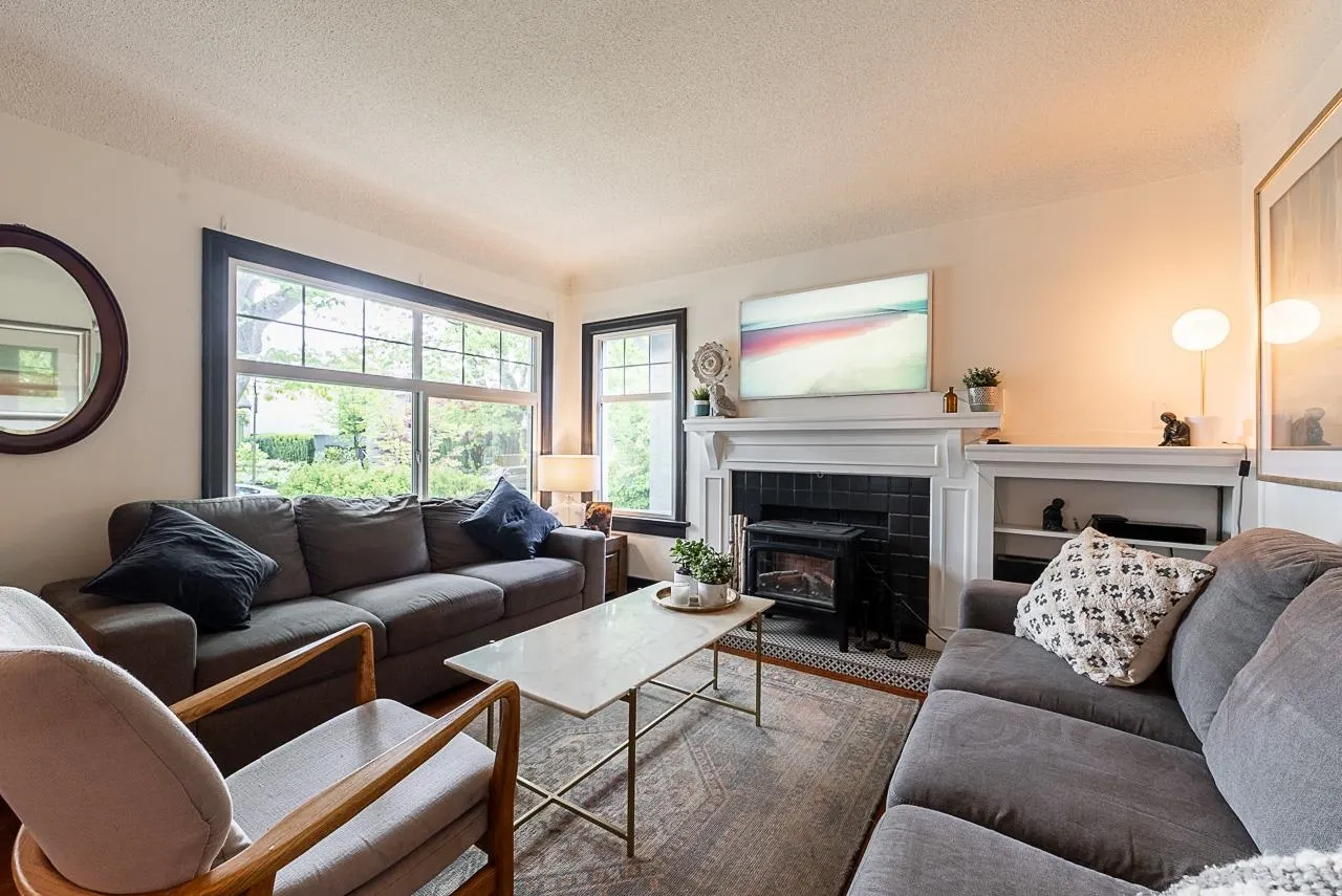 341 W 22nd Avenue