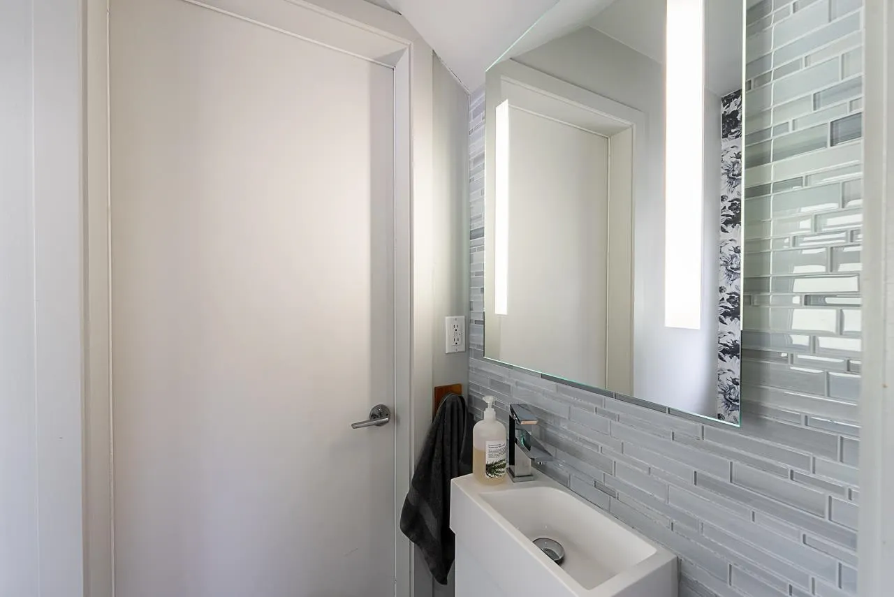 341 W 22nd Avenue