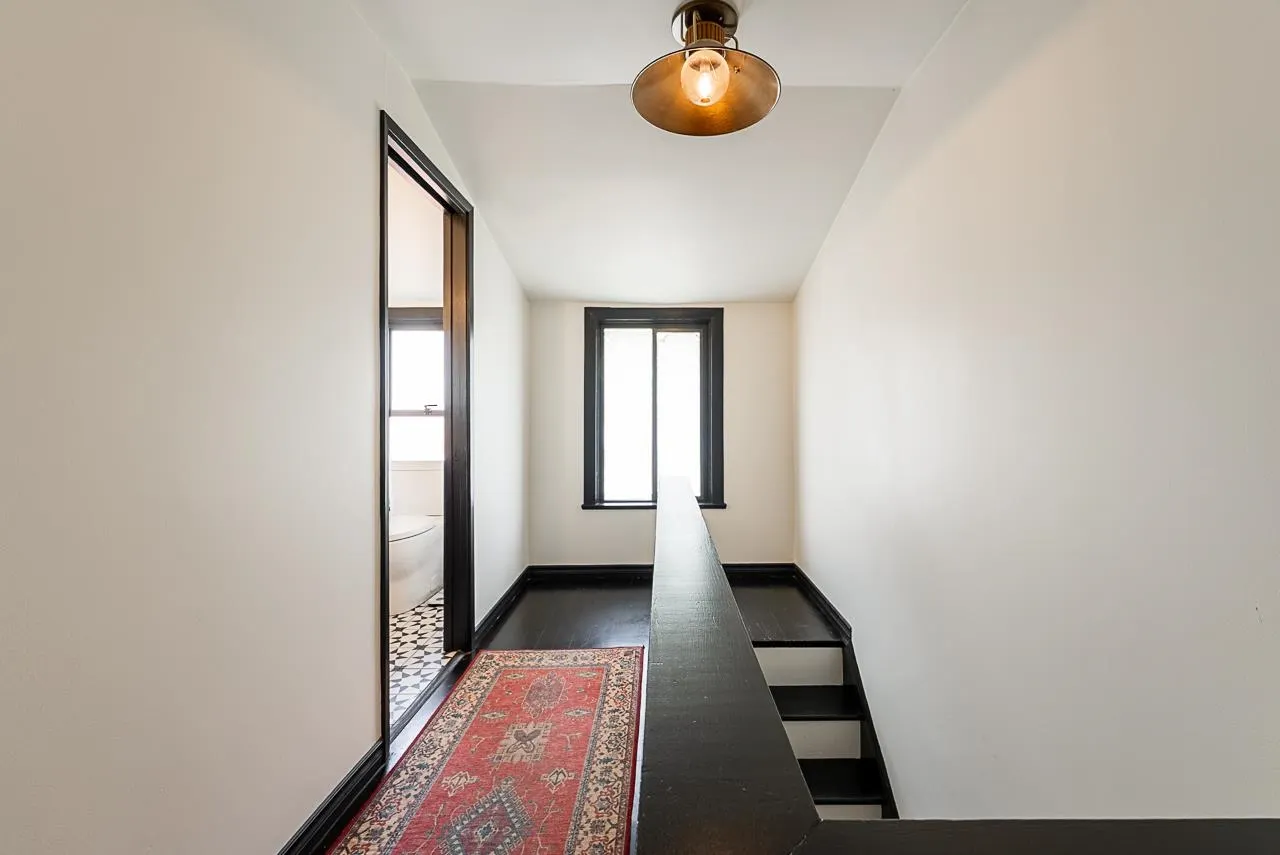 341 W 22nd Avenue