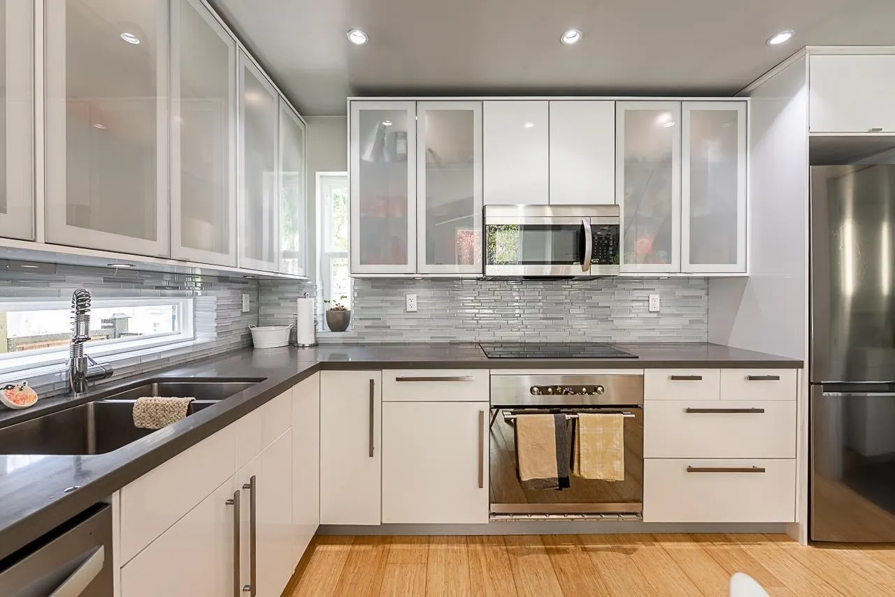341 W 22nd Avenue
