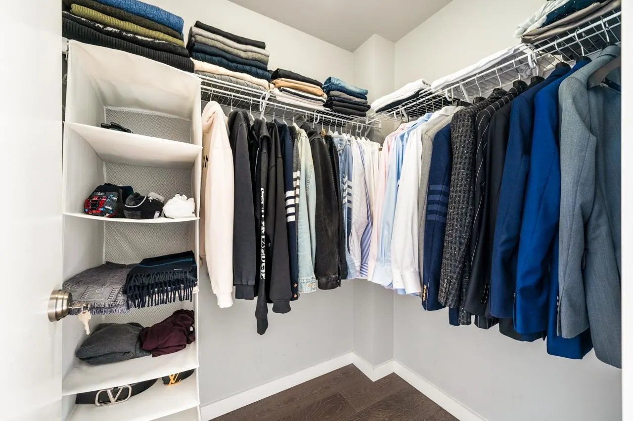 3107 833 Seymour Street