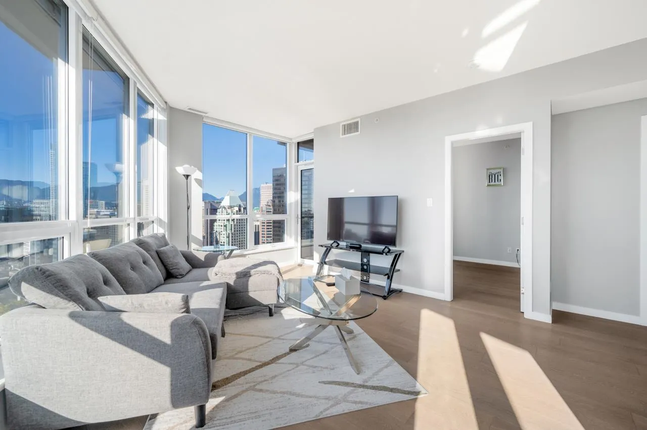 3107 833 Seymour Street