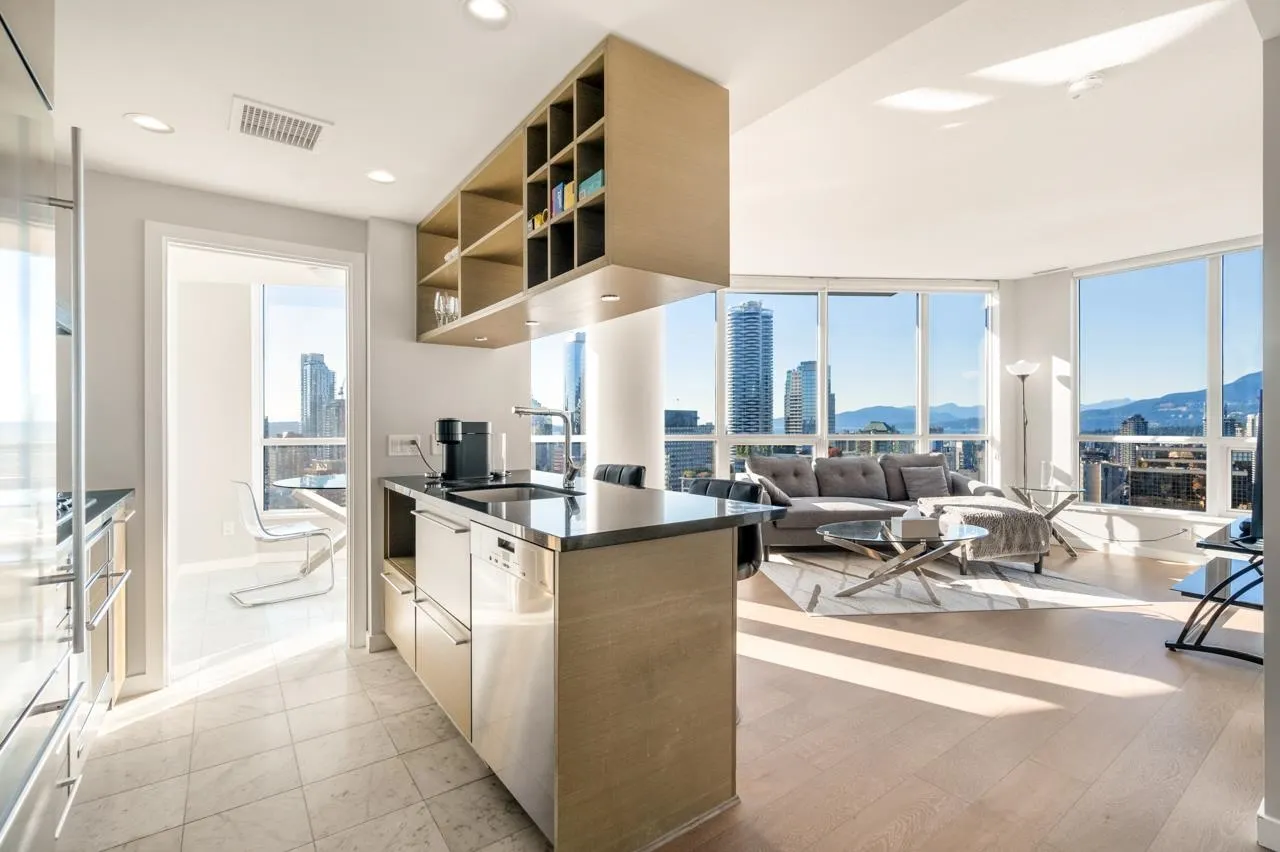 3107 833 Seymour Street