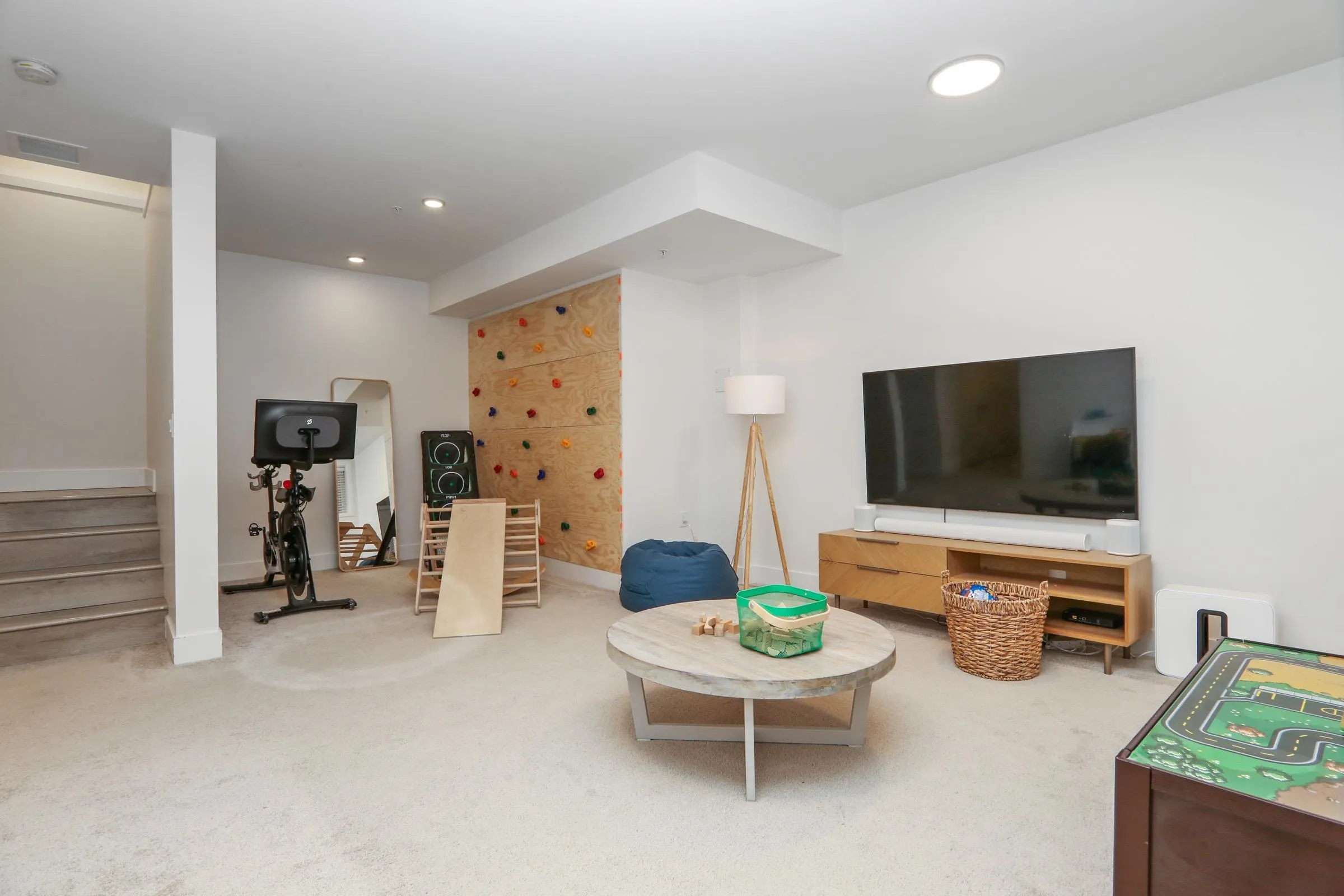 11 46211 Promontory Road