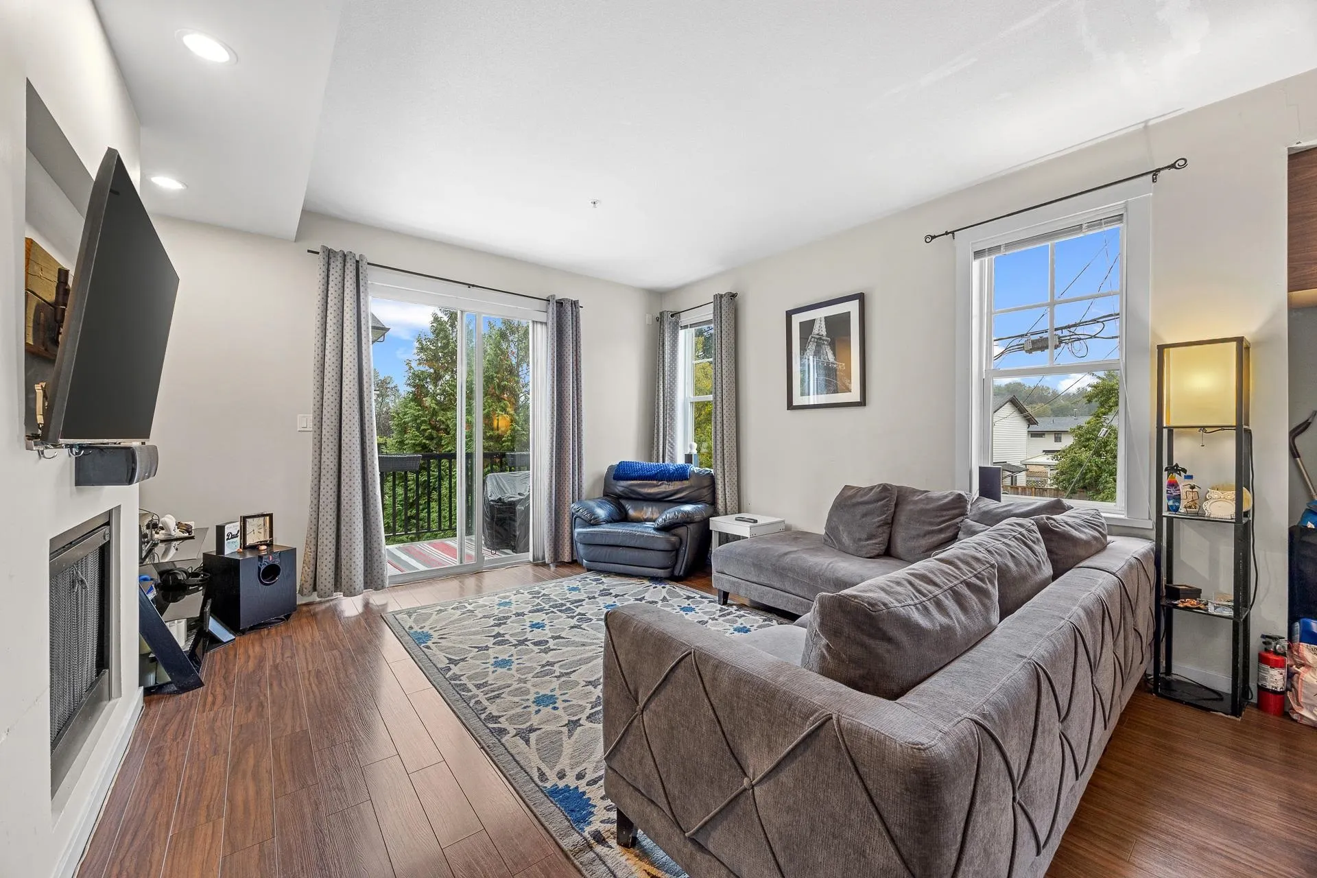 5 2495 Davies Avenue