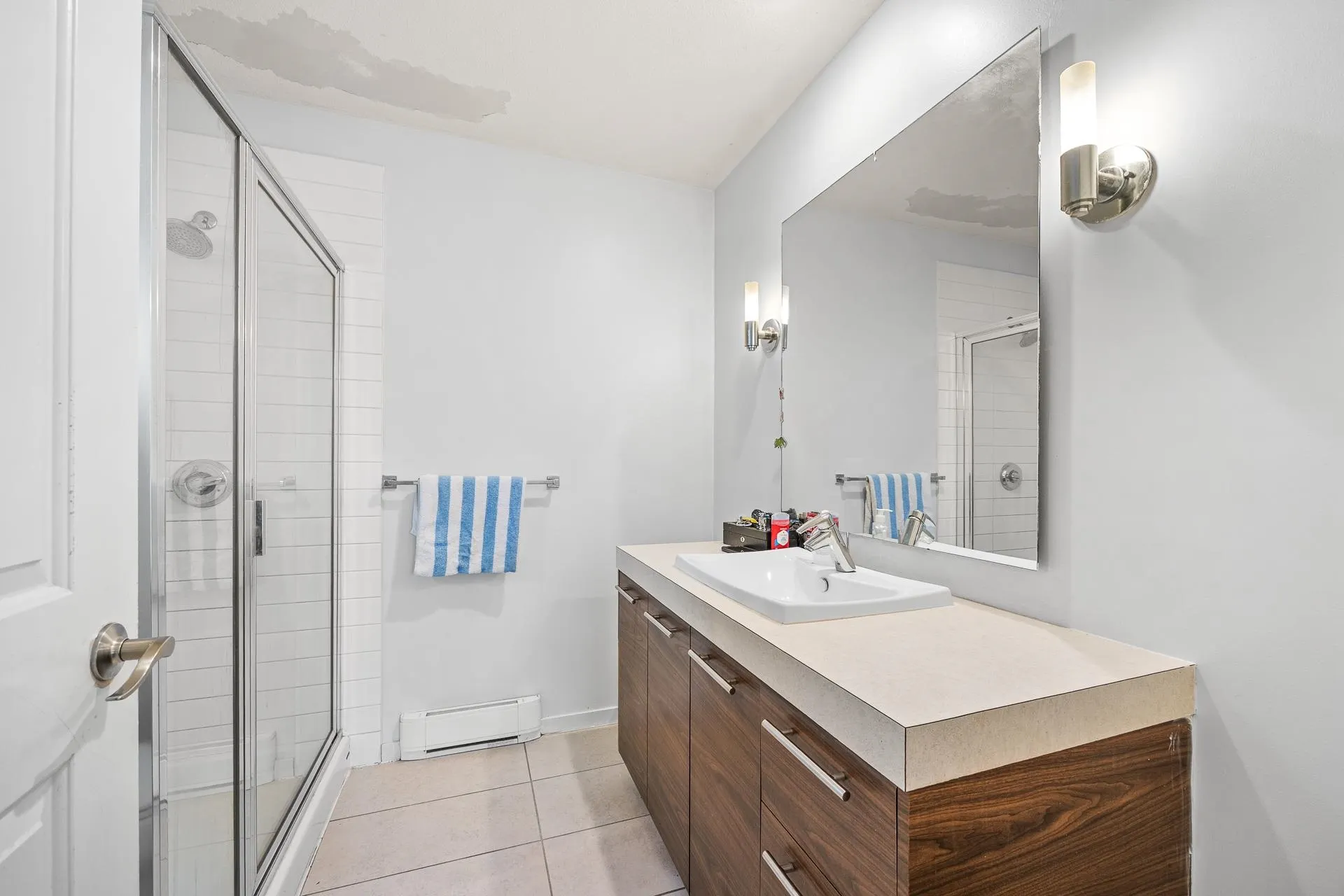 5 2495 Davies Avenue