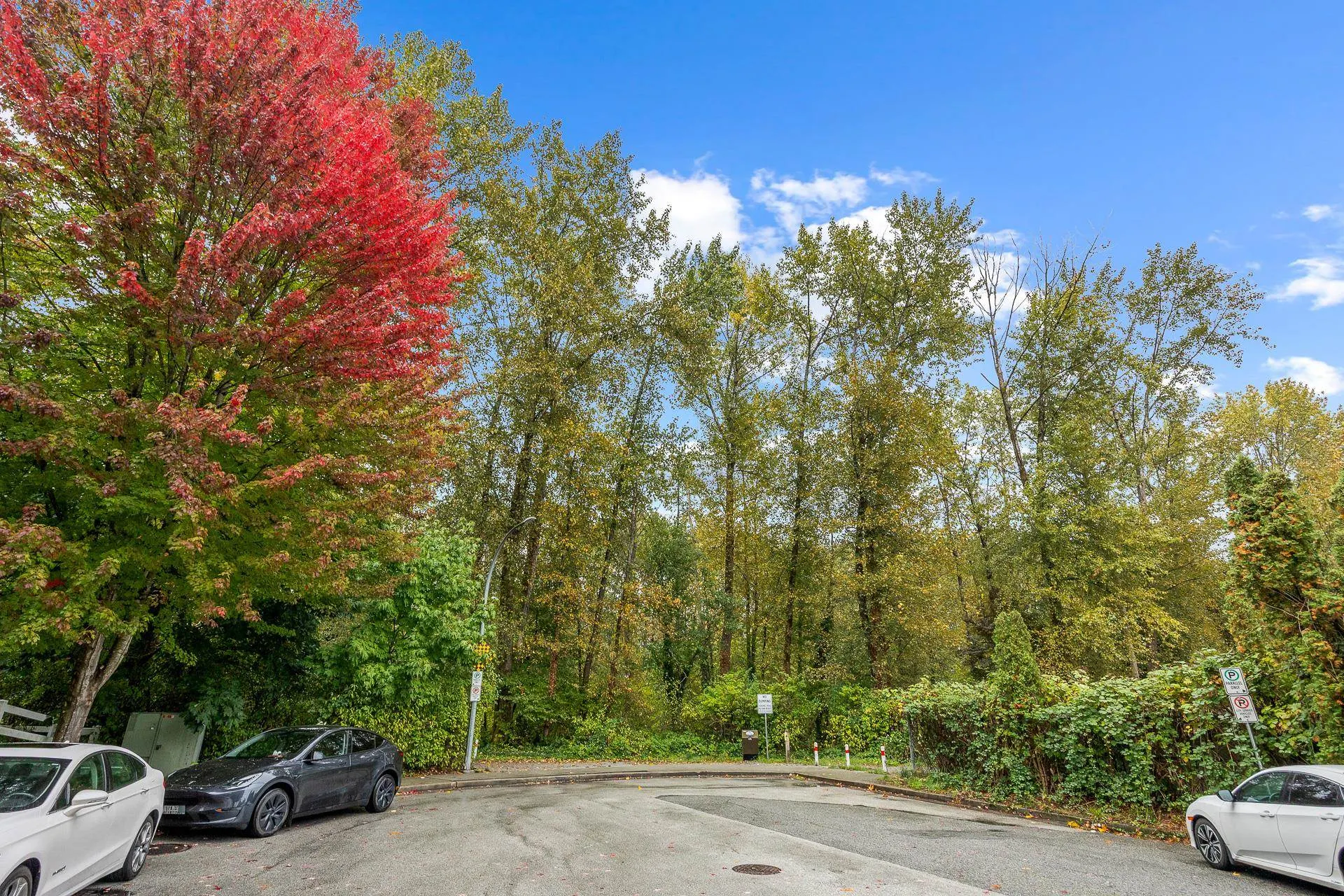 5 2495 Davies Avenue