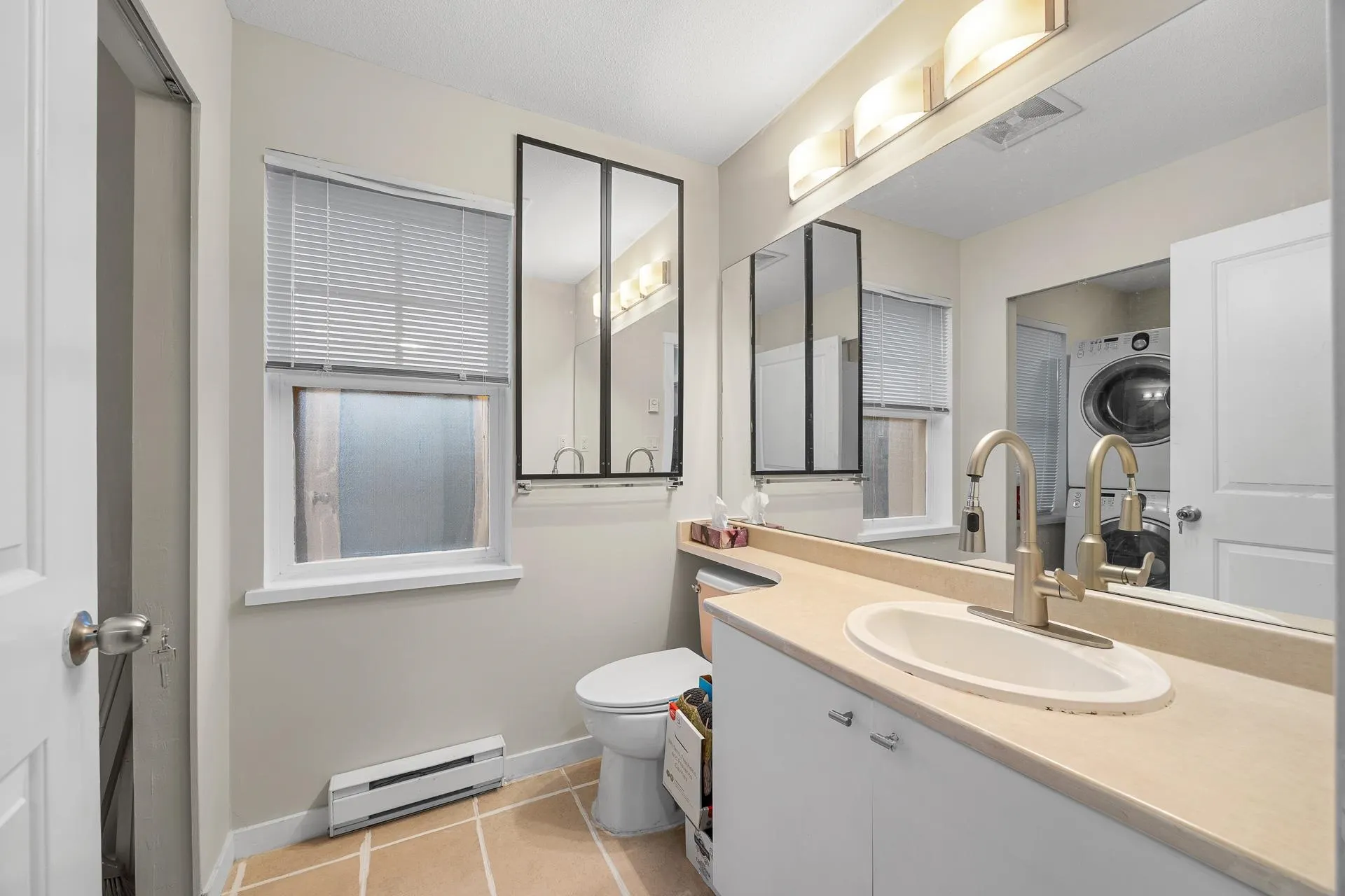 5 2495 Davies Avenue