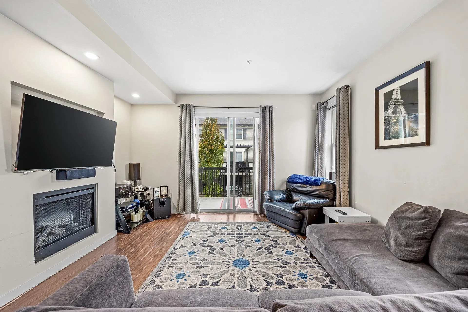 5 2495 Davies Avenue