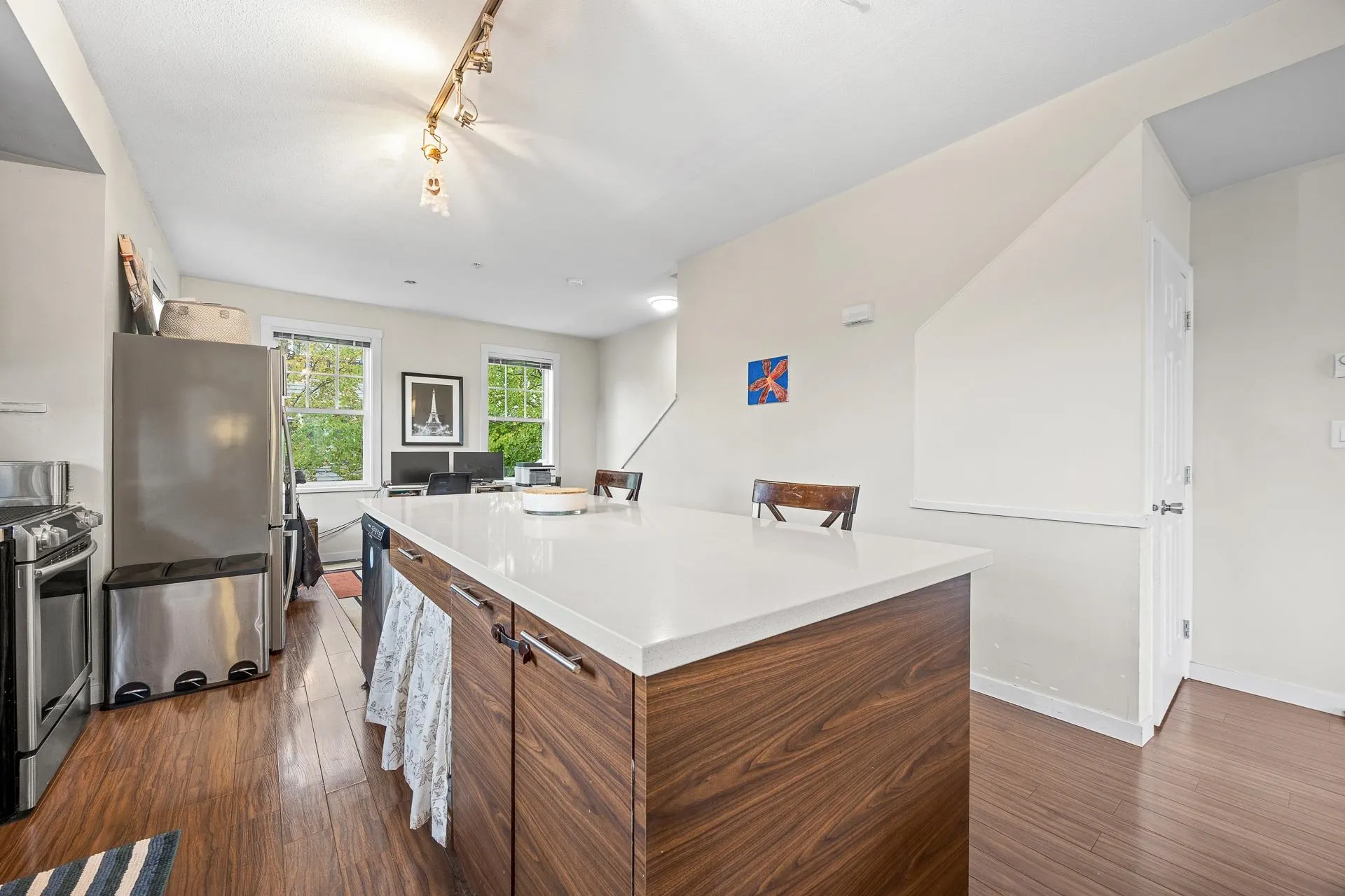 5 2495 Davies Avenue